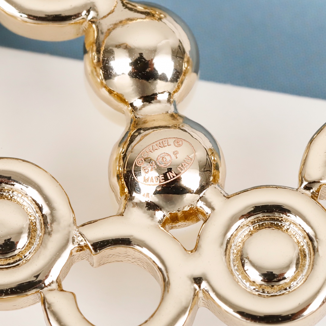 Chanel Faux Pearl CC Brooch - Original Replica Club
