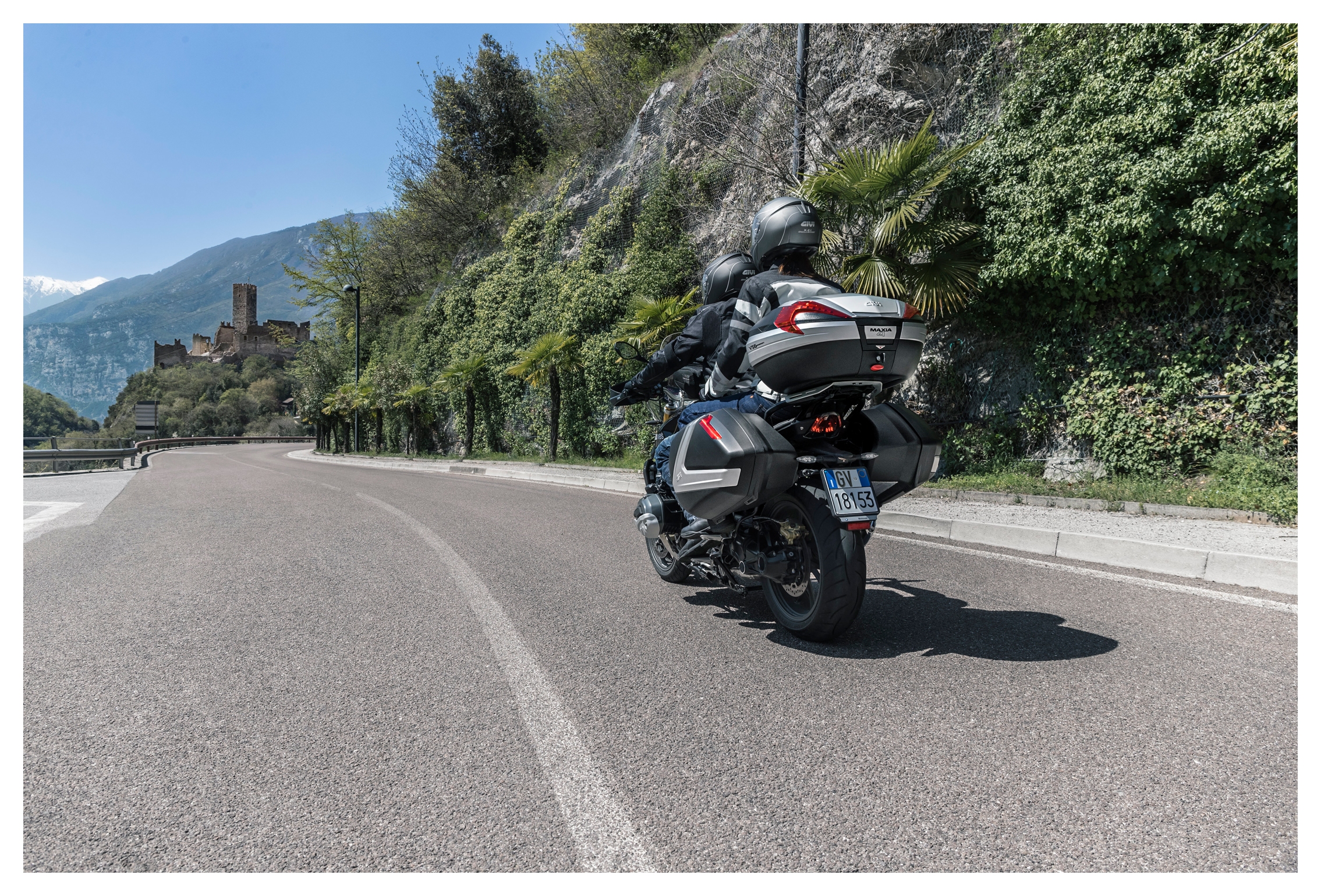 SportsBikeShop Givi V37 Side Cases