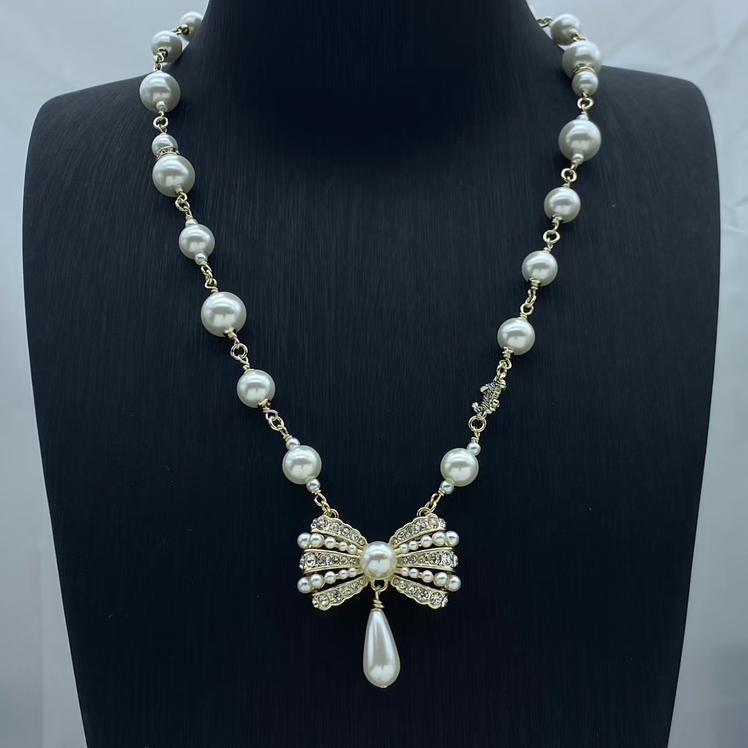 Chanel Sweet Bowknot with Teardrop Pearl Pendant Necklace - Original Replica Club