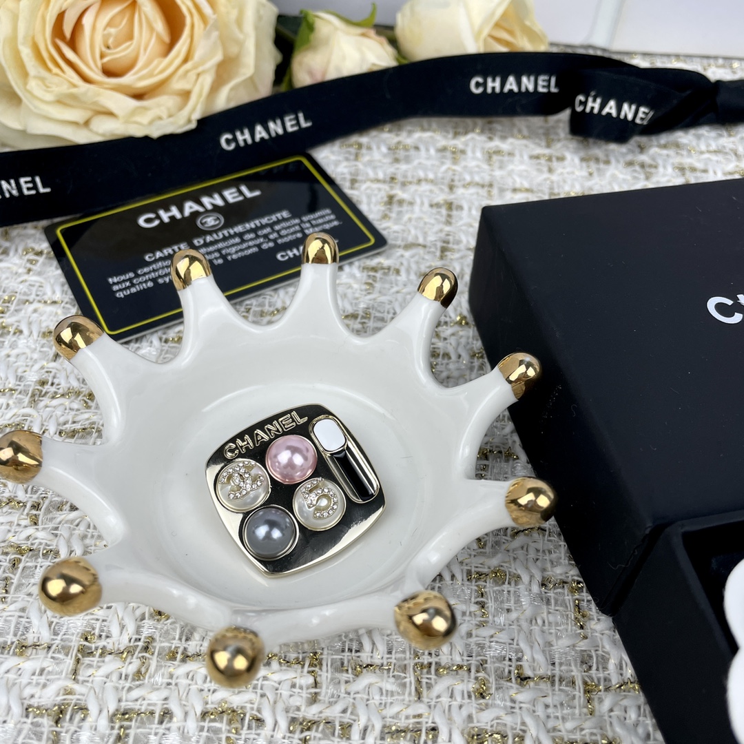 Chanel Eyeshadow Palette Brooch - Original Replica Club
