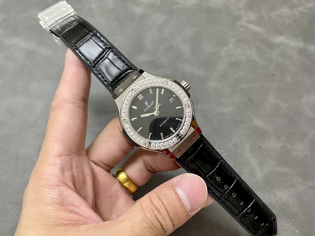 Hublot Classic Fusion 565.nx.1470.lr.1204 38mm