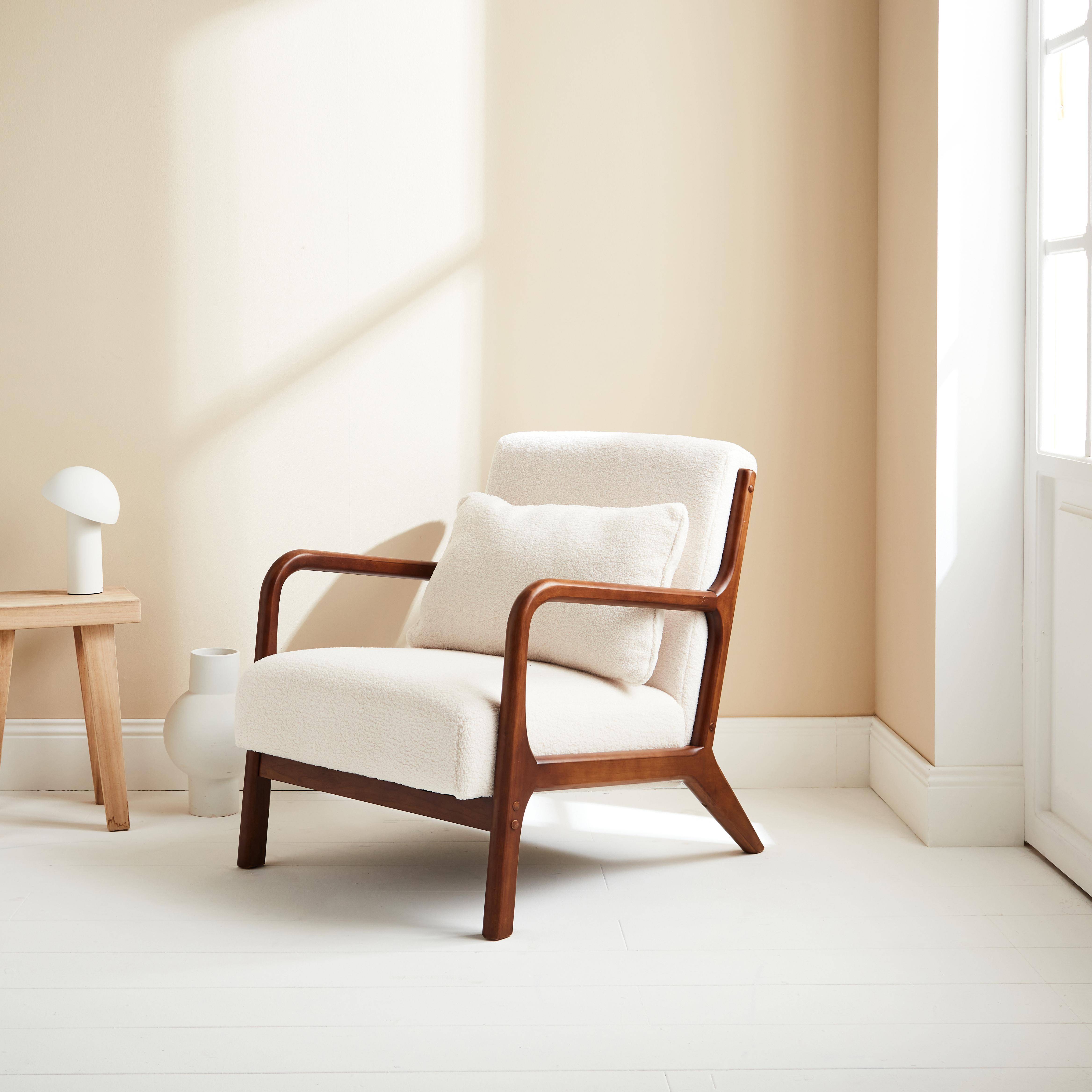 Lorens borreguito - Sillón escandinavo de borreguito y madera de hevea