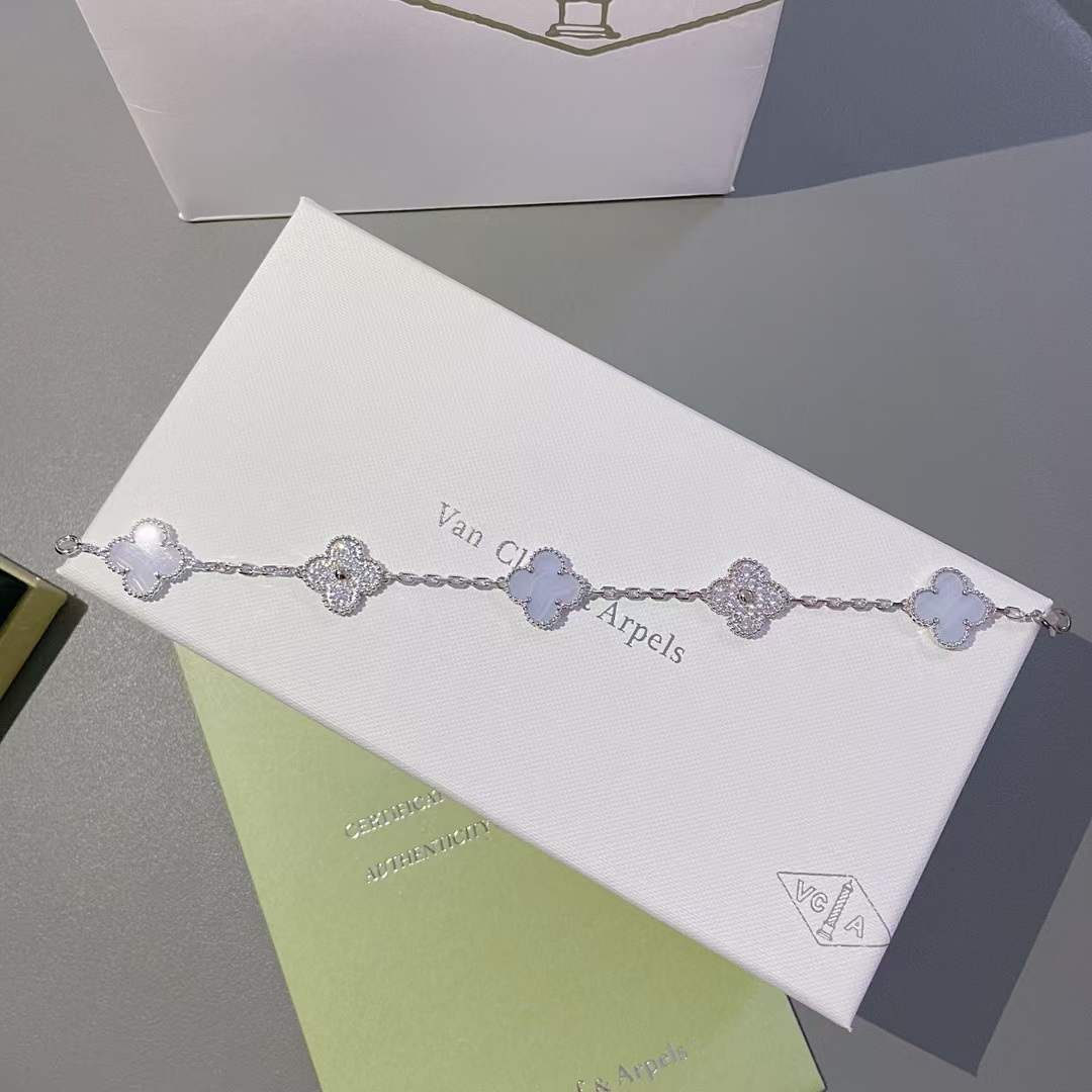 VCA Diamond and Chalcedony Vintage Alhambra Bracelet 5 Motifs - Original Replica Club