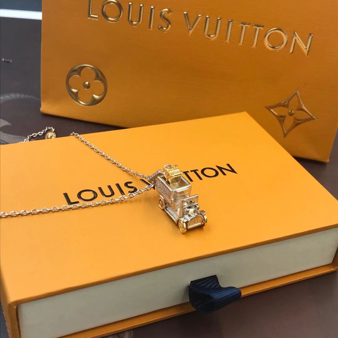 Louis Vuitton Men Necklace in Silver - Original Replica Club