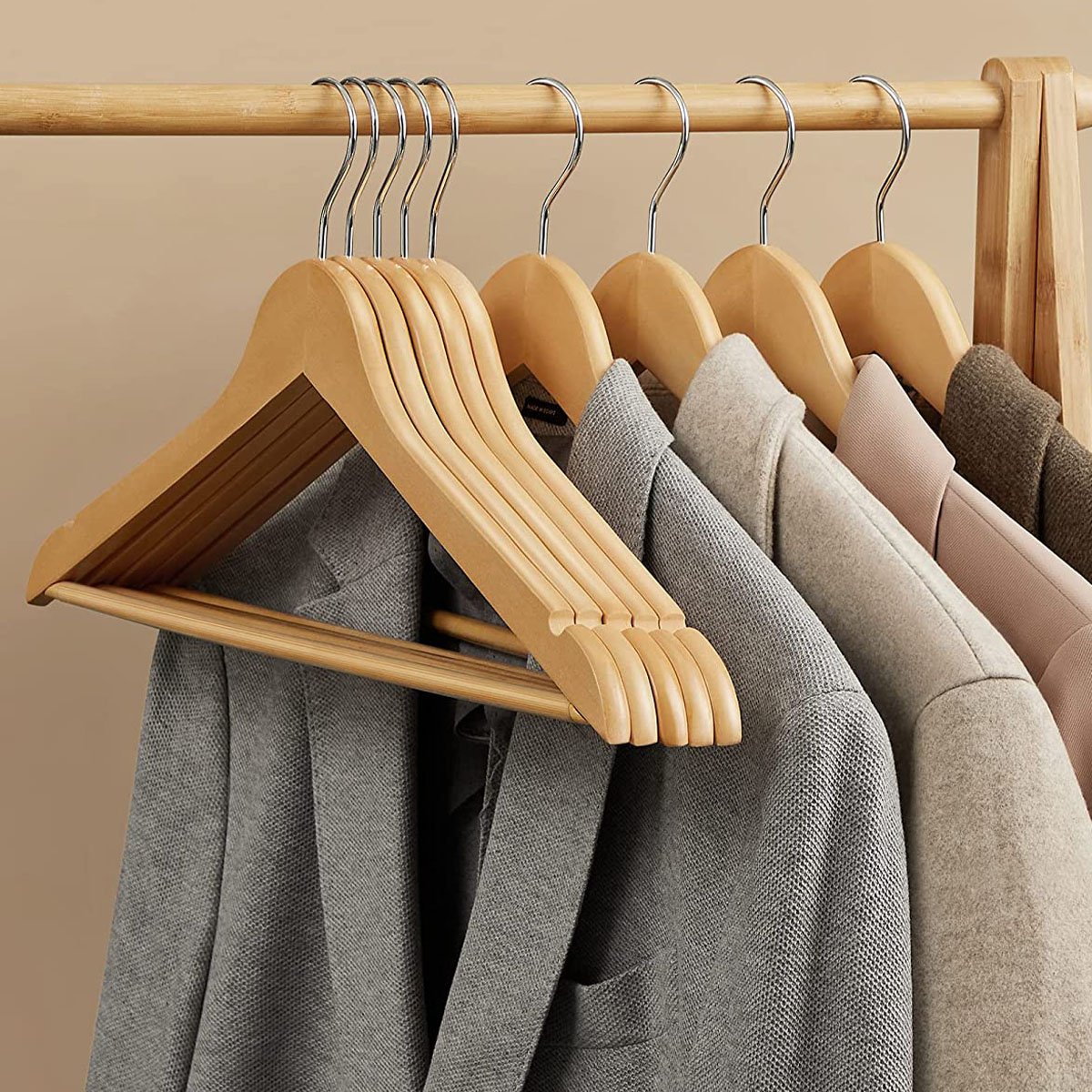 Calicosy - Set van 20 houten eucalyptus kleerhangers - H23 cm