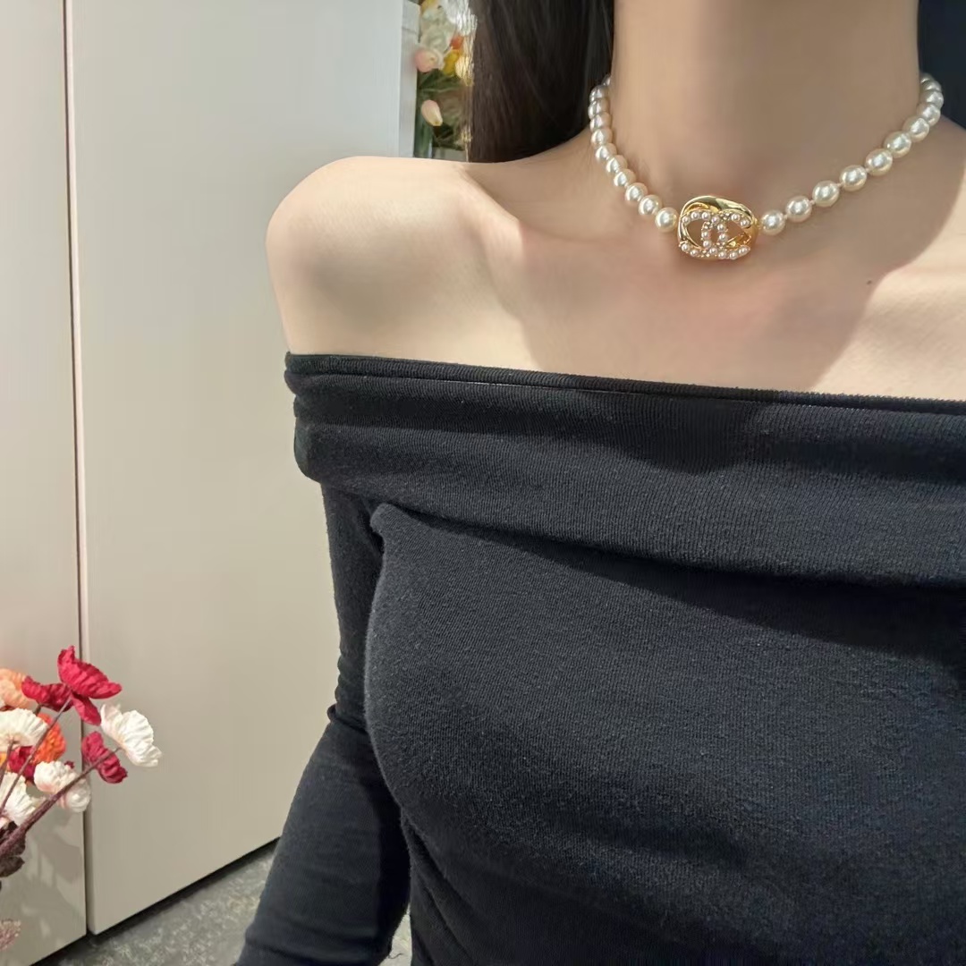 Chanel Round Double C Pendant Pearl Choker Necklace - Original Replica Club