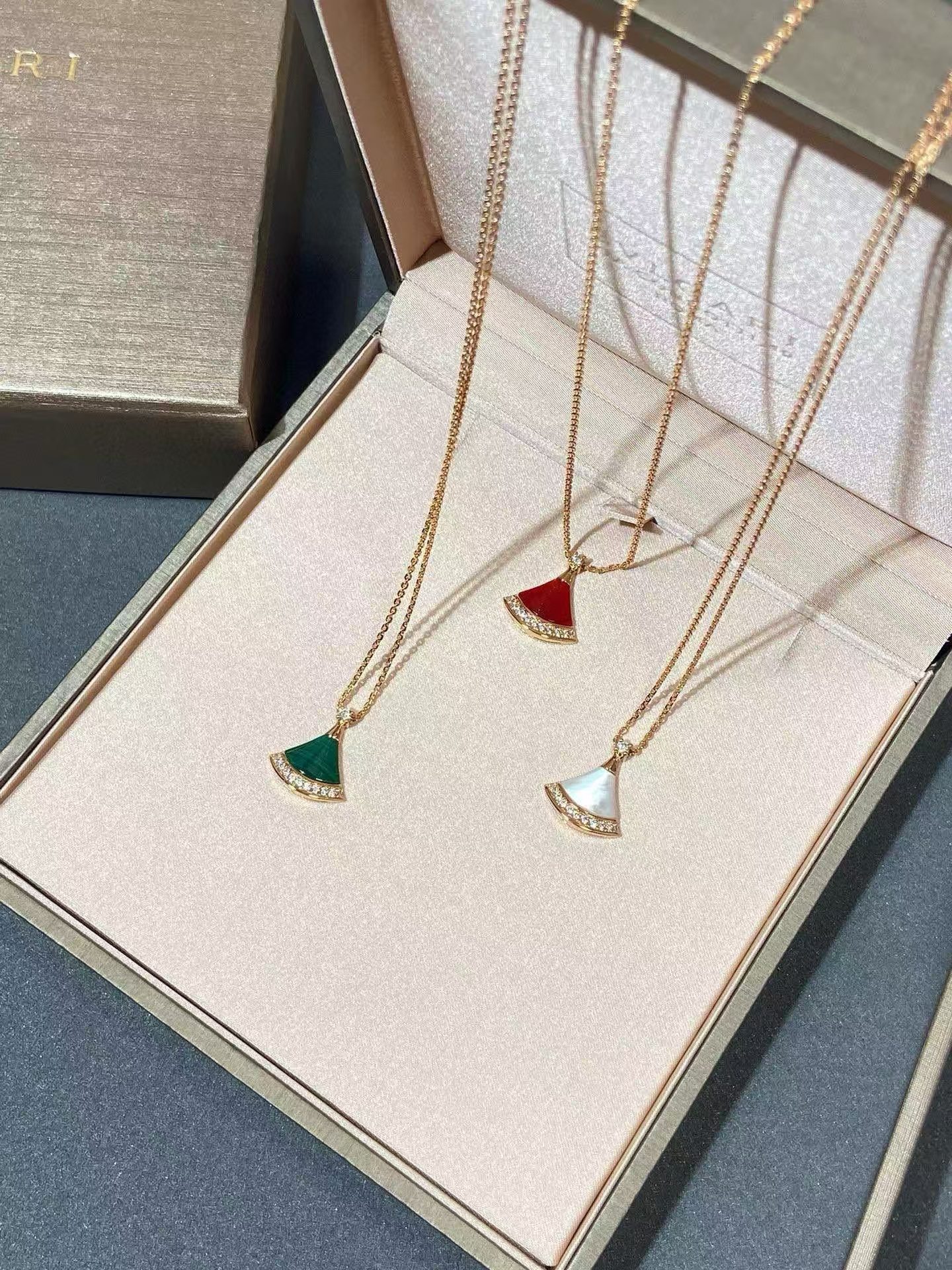 Bvlgari Divas' Dream Necklace - Original Replica Club