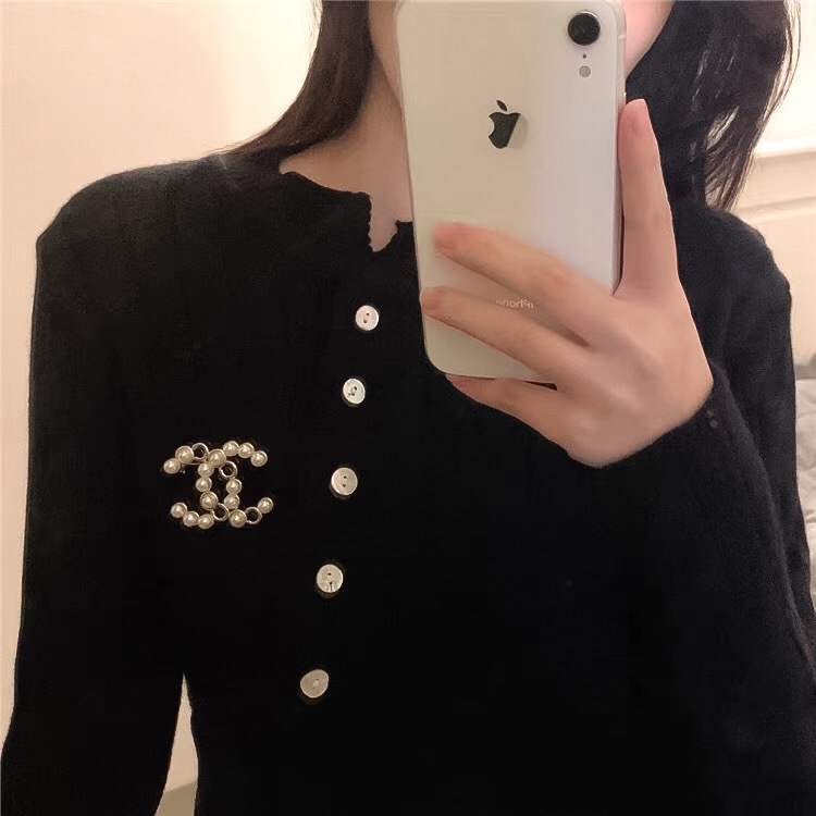 Chanel Faux Pearl CC Brooch - Original Replica Club