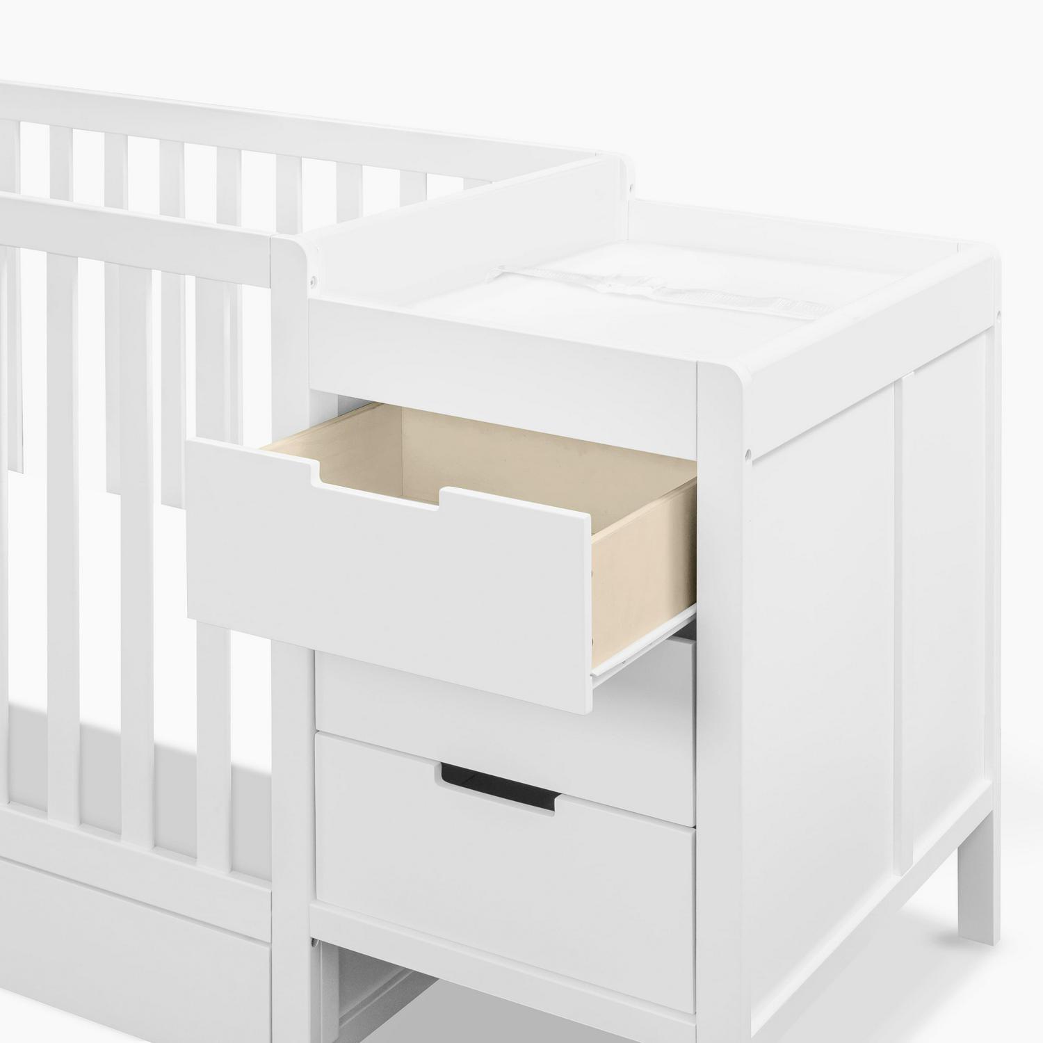 Carter-s by DaVinci Colby 4-in-1 Convertible Crib & Changer Combo in White - Image 7