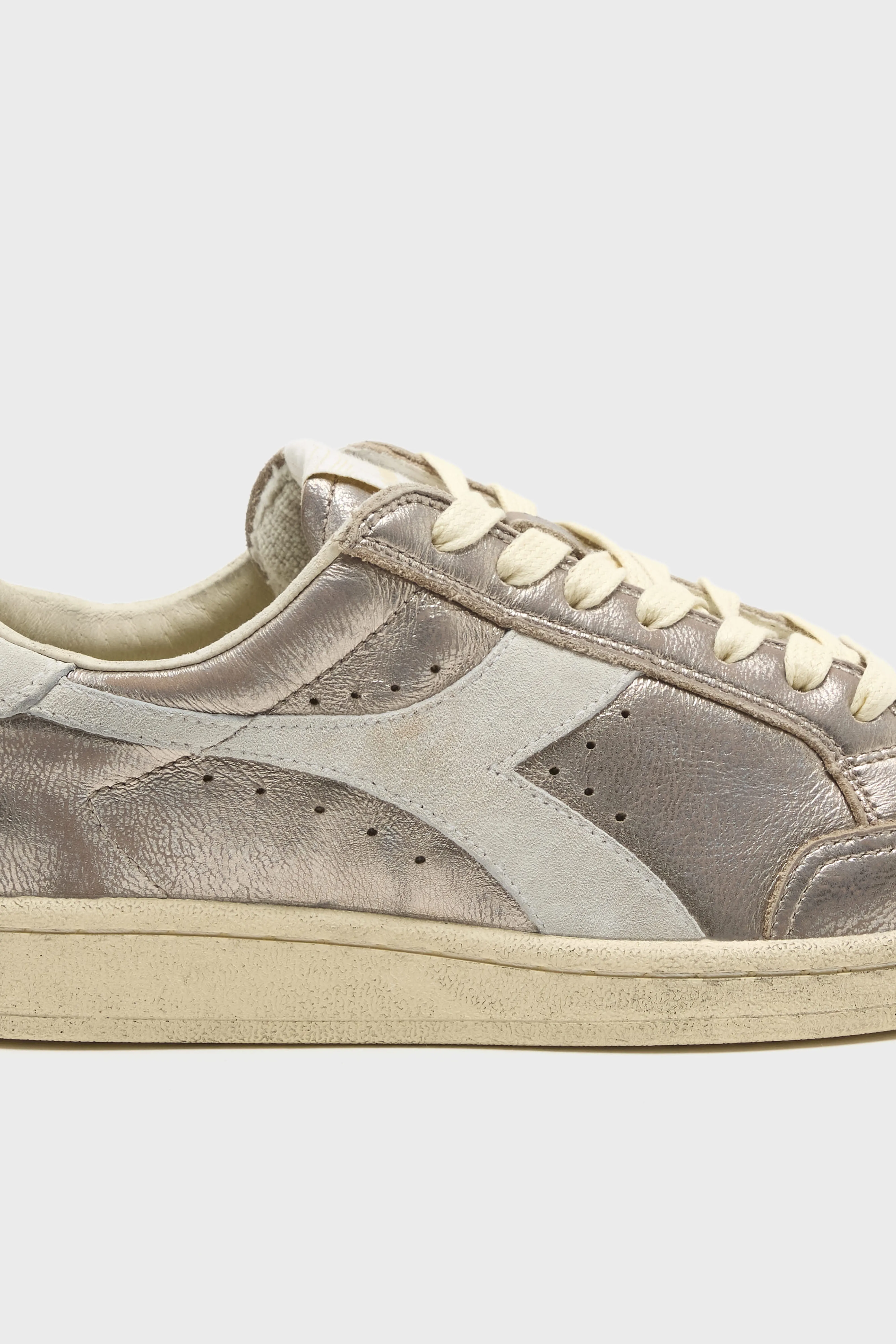 Bellerose Prestige Metal Used for Women  (261 / W / SILVER)