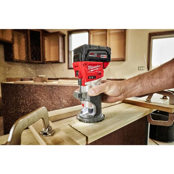 Milwaukee M18 Fuel 18V Lithium-Ion Brushless Cordless Compact Router With Plunge Base - 48-10-5601 - Image 4 Milwaukee M18 Fuel 18V Lithium-Ion Brushless Cordless Compact Router With Plunge Base - 48-10-5601 - Image 4