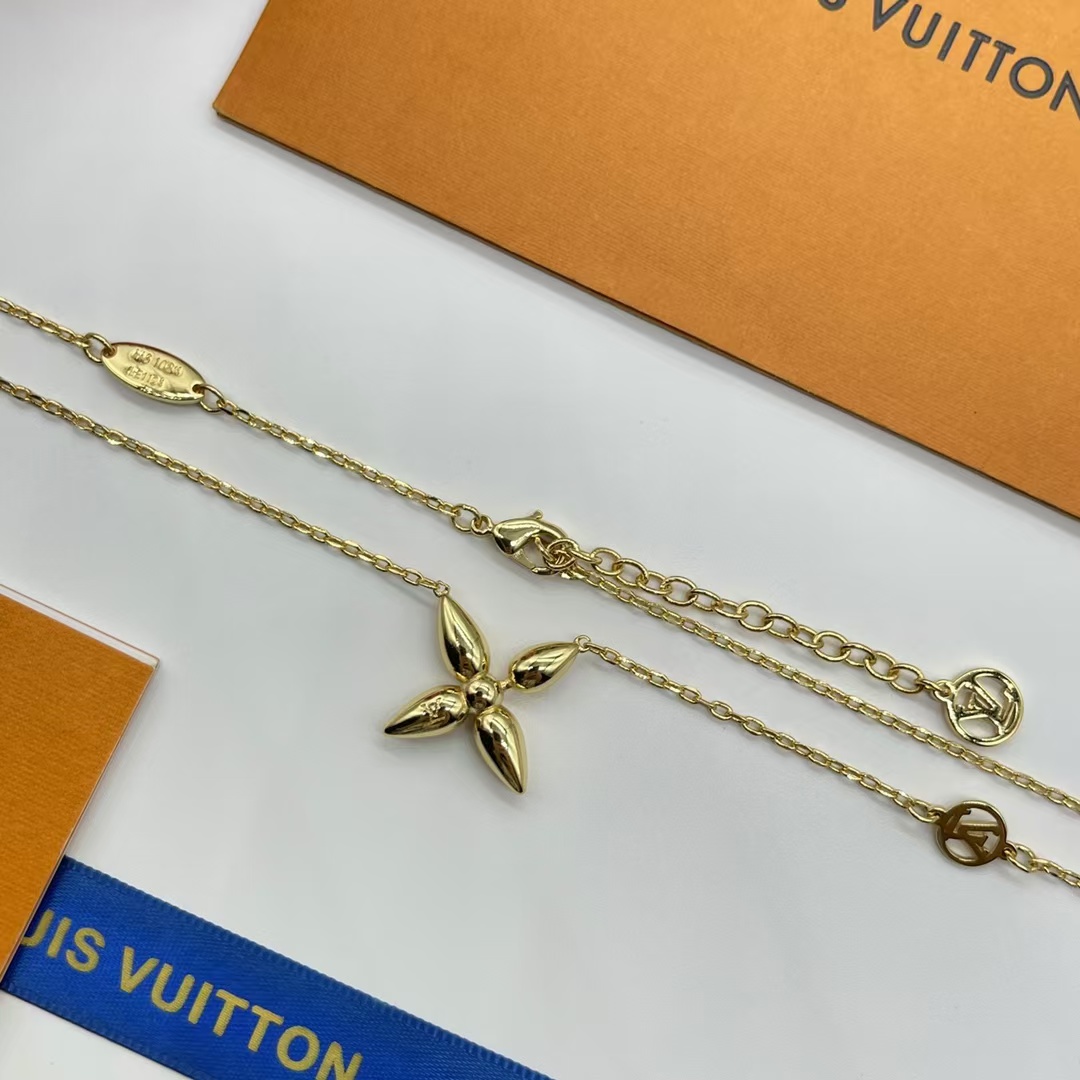 Louis Vuitton Dainty Star Pendant Necklace - Original Replica Club