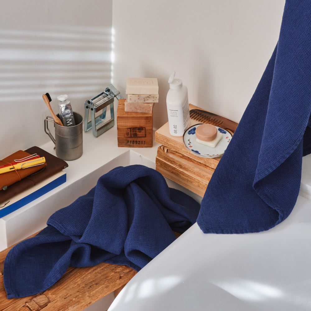 Serviette de bain en lin - Nid d'abeille - Bleu Shibori