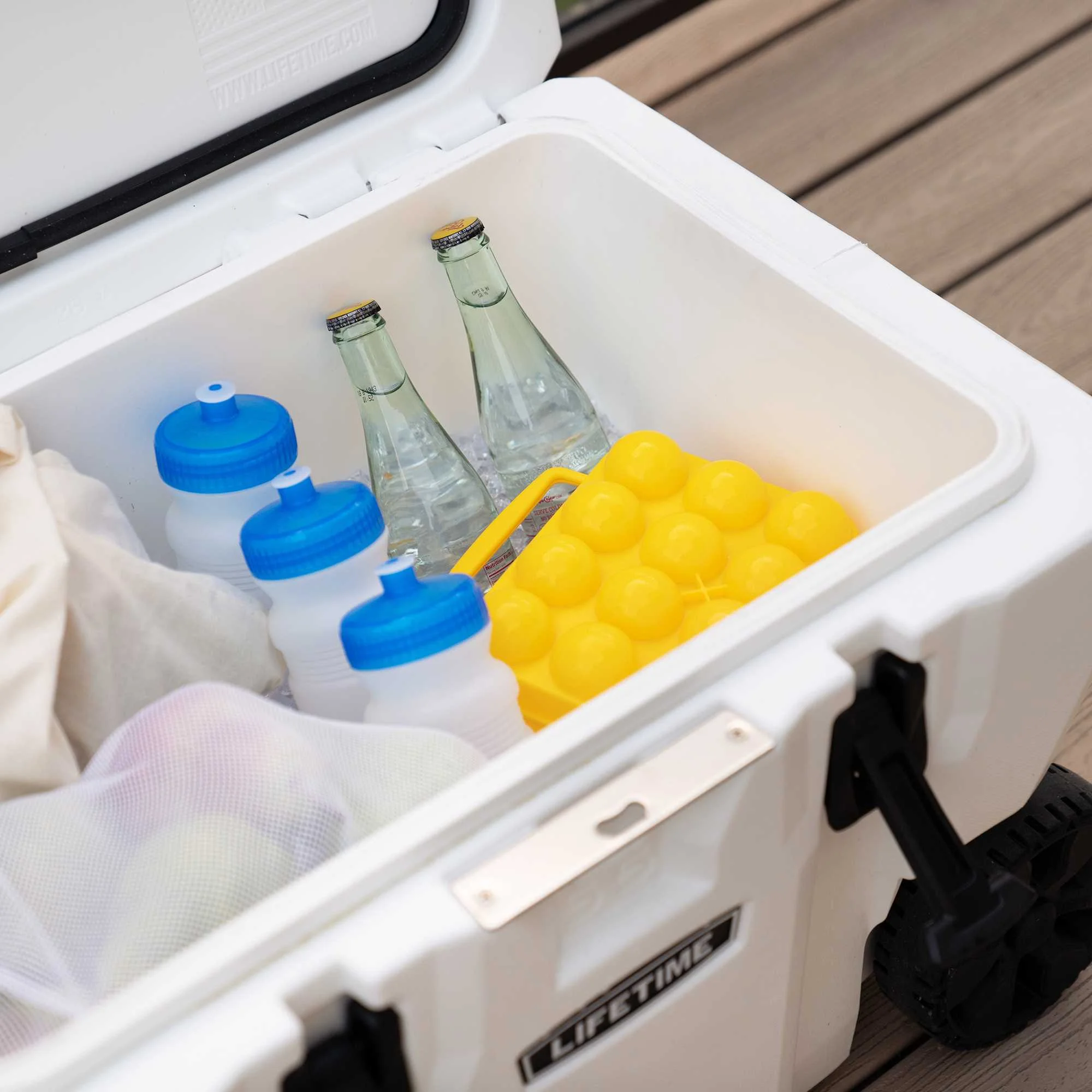 Lifetime 55 qt Bear-Resistant Camping Cooler Wheeled, Premium High Performance, Ice Retention, Hard Cooler, 60 Can Capacity, White (91072) - Image 16