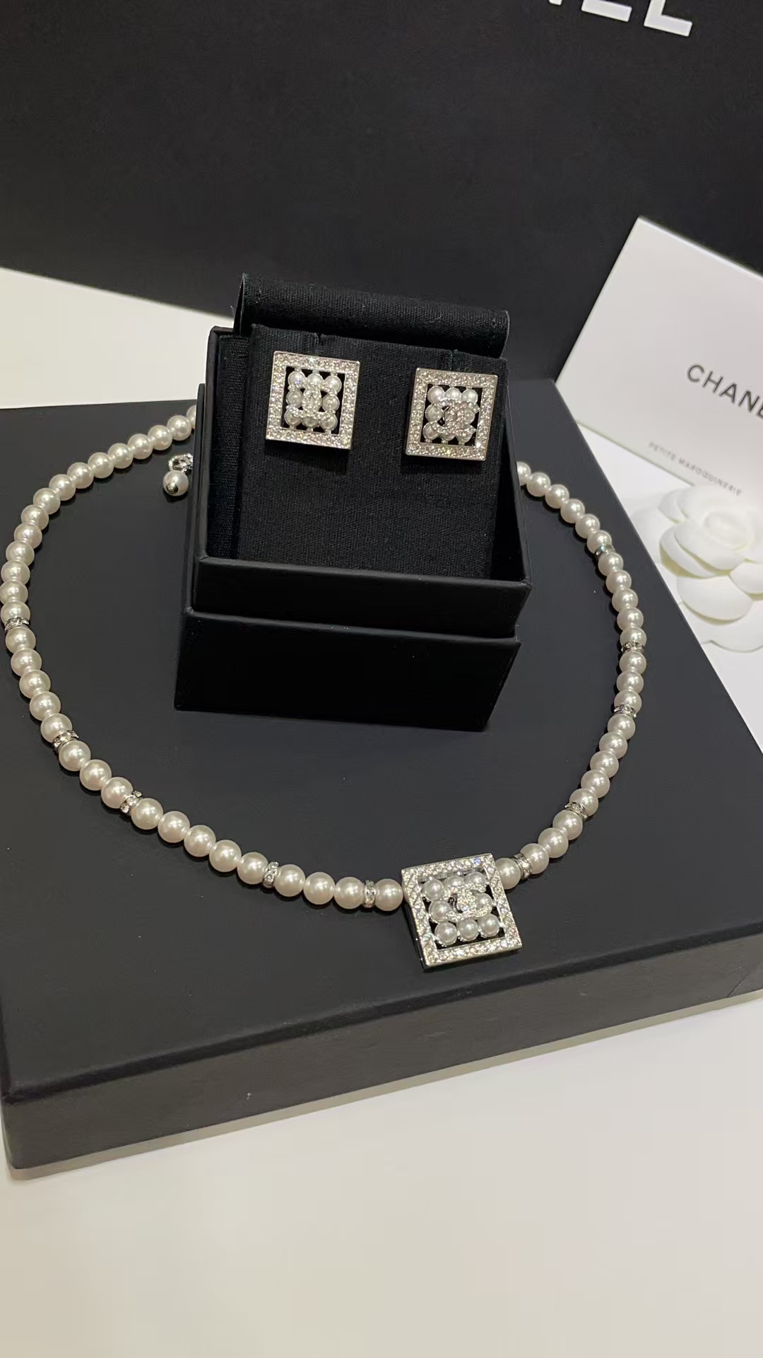 Chanel Square Pendant Pearl Necklace - Original Replica Club