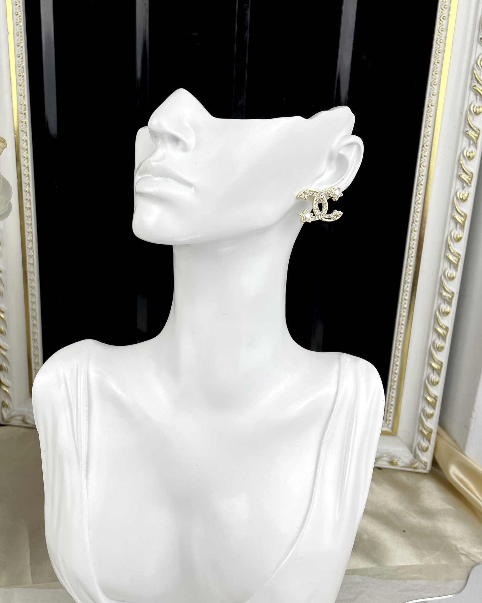 Chanel Hollow Star Rhinestone CC Earrings - Original Replica Club