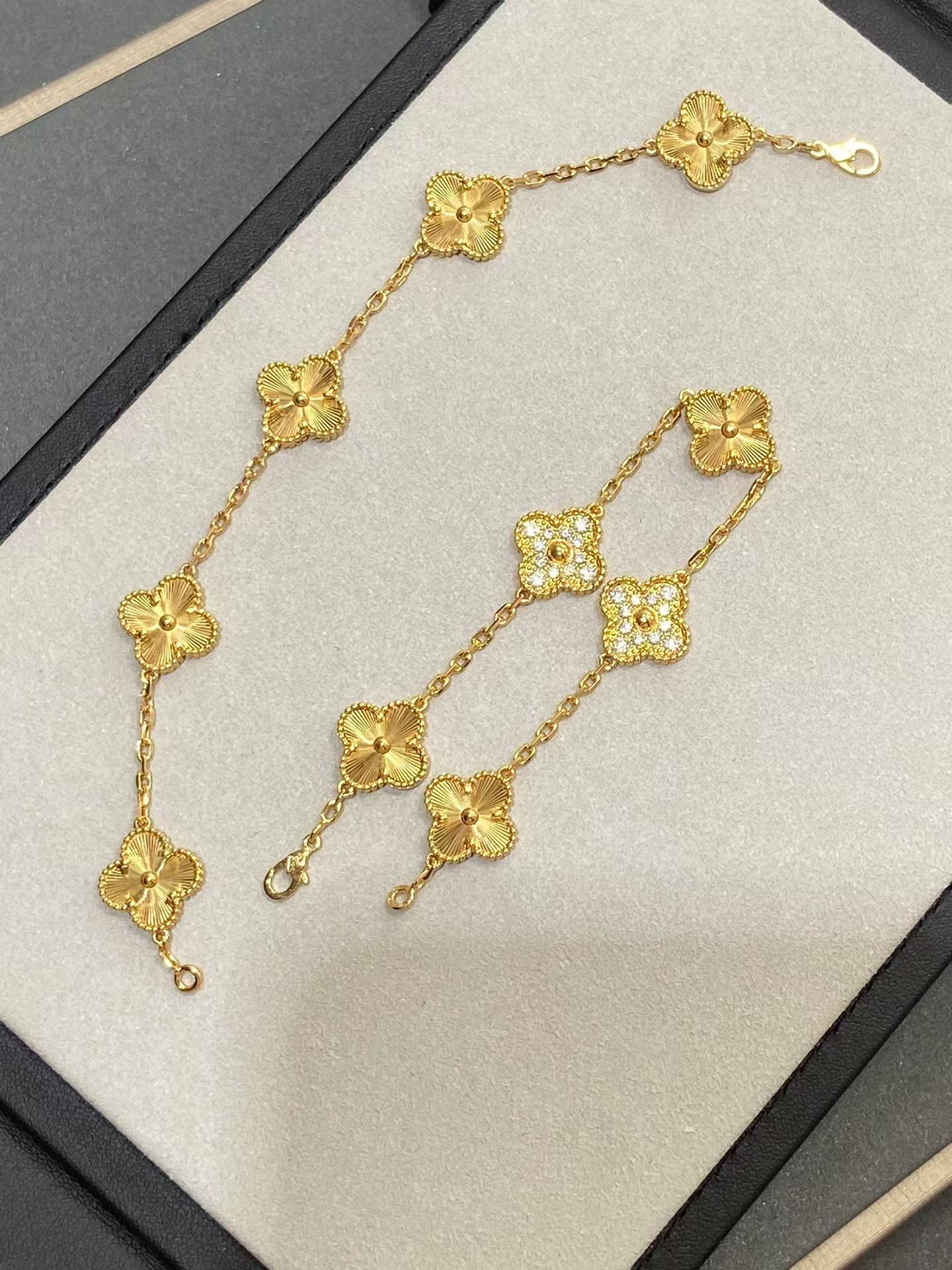 VCA Gold-tone Guilloche Vintage Alhambra Bracelet 5 Motifs - Original Replica Club