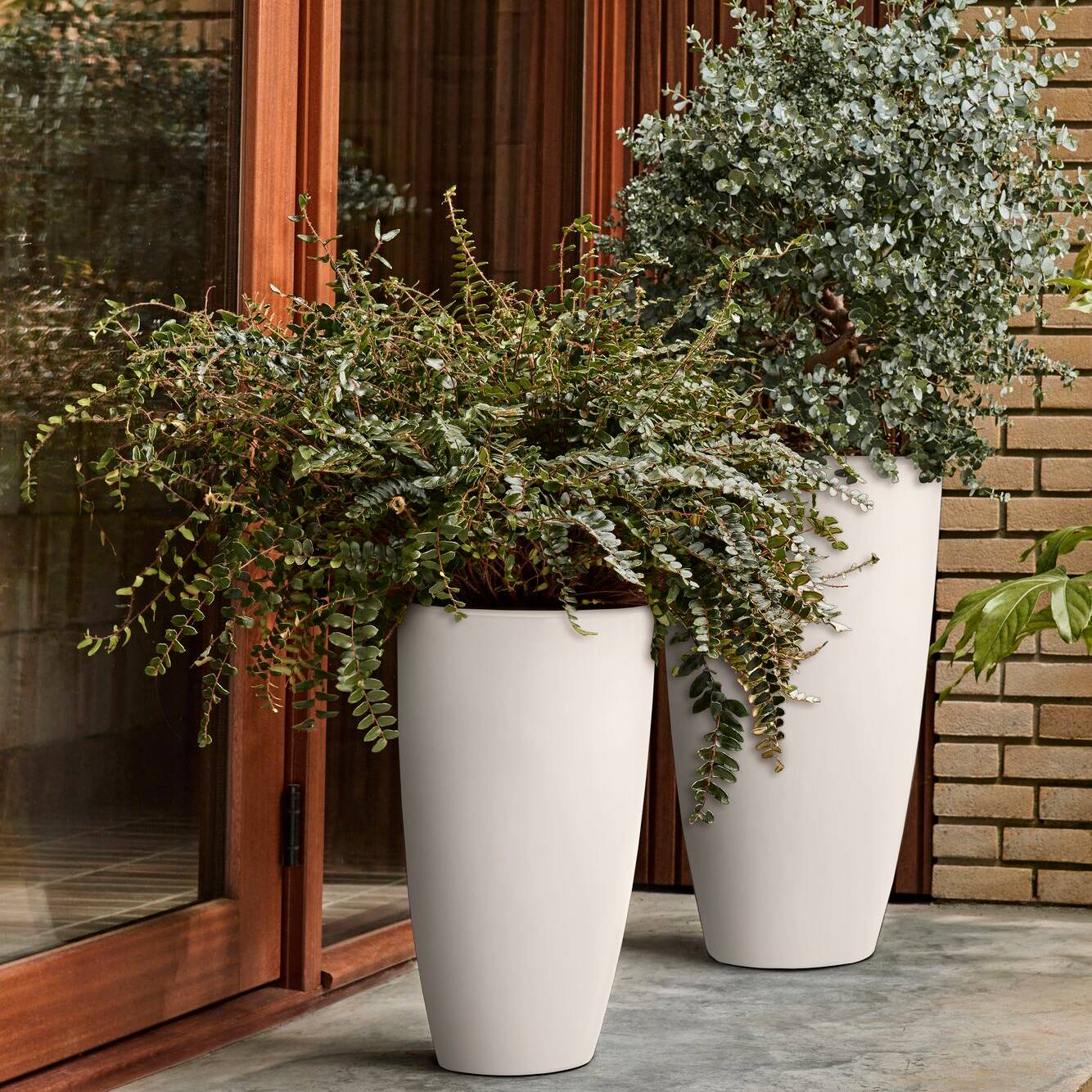 Elho June Round High 40 - Linnen wit - Ø 39 x H 70 cm - Binnen en Buit