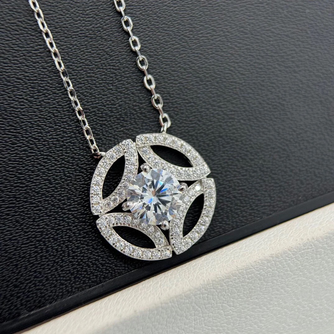 Cartier Hollow Round Pendant Necklace - Original Replica Club