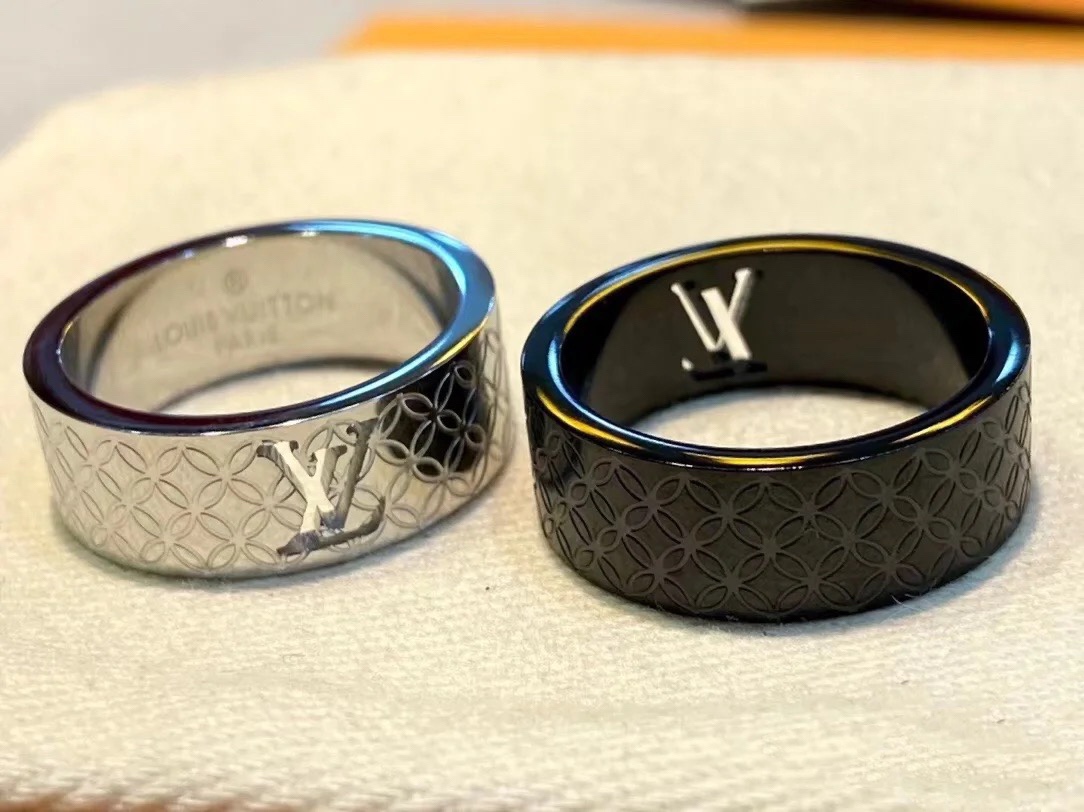 Louis Vuitton Patent Wide Men's Ring - Original Replica Club