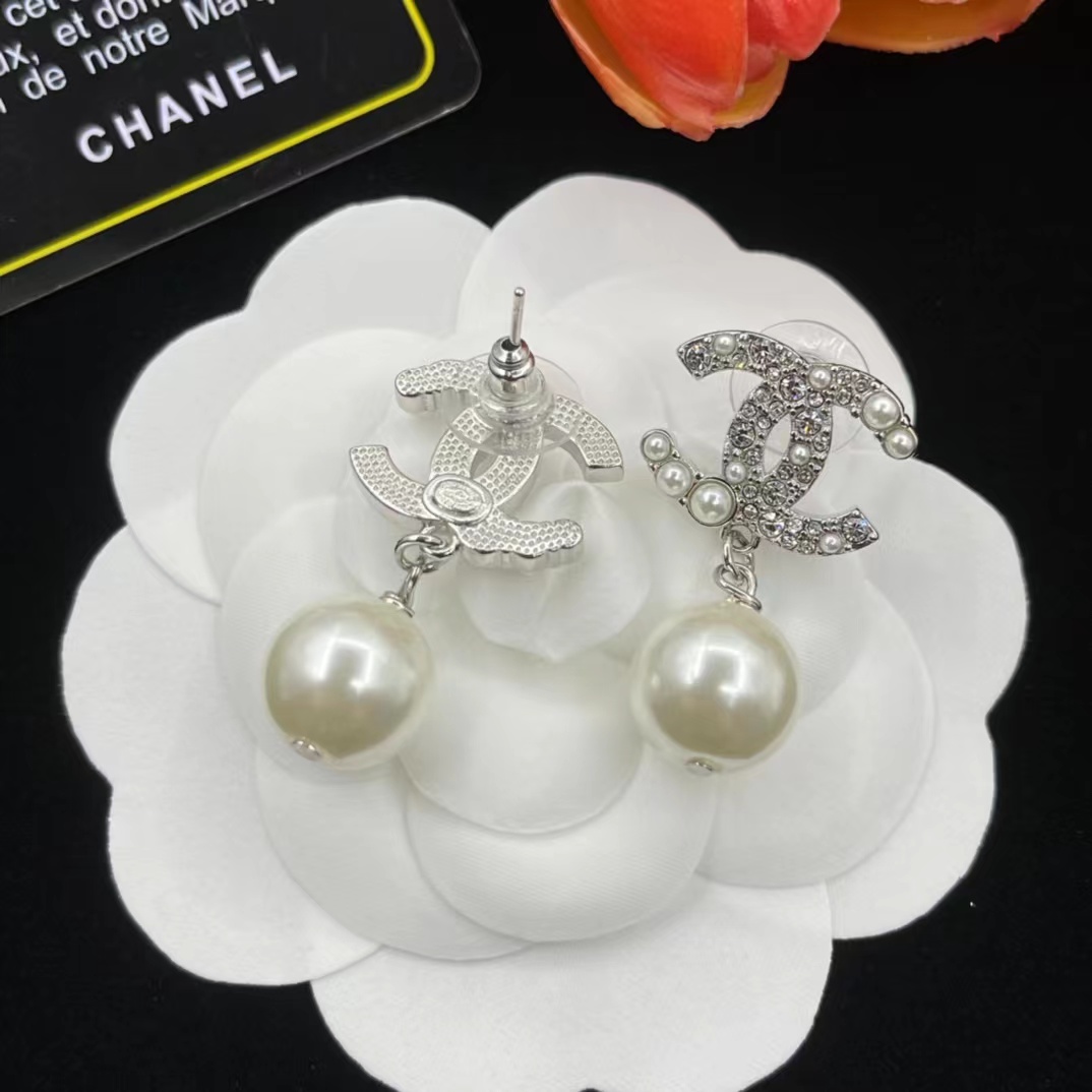 Chanel Prom Pearl Dangle Earrings - Original Replica Club