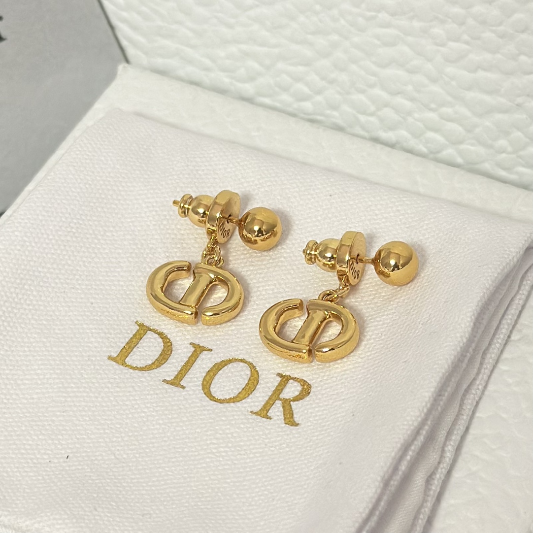 Dior CD Letter Stud Earrings - Original Replica Club