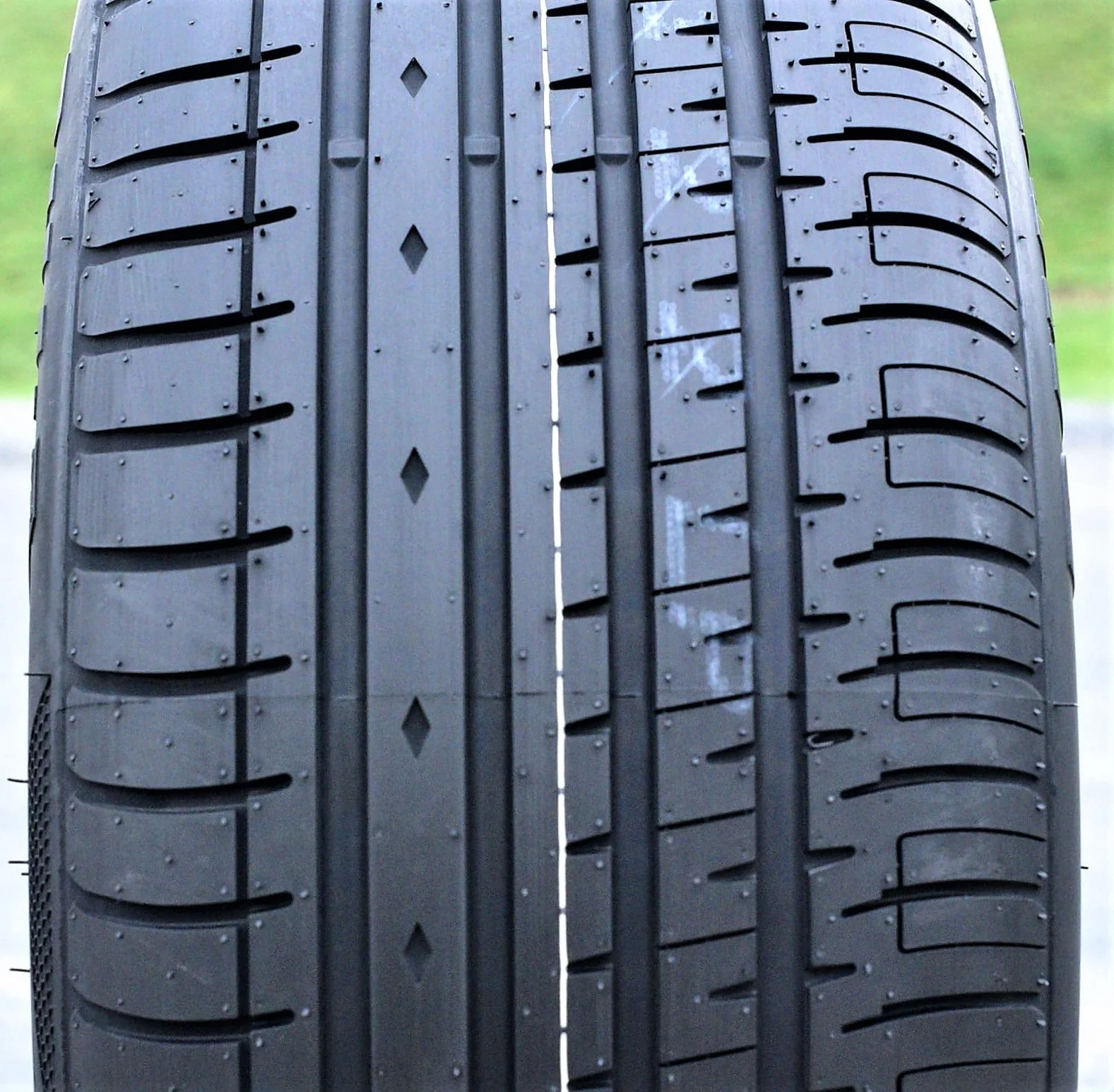 One set of 4(4)255/35R20 ZR 97Y XL A/S performance tires for: 2007-10 Mercedes-Benz S550 4Matic, 2017-18 Audi Q3 Technik