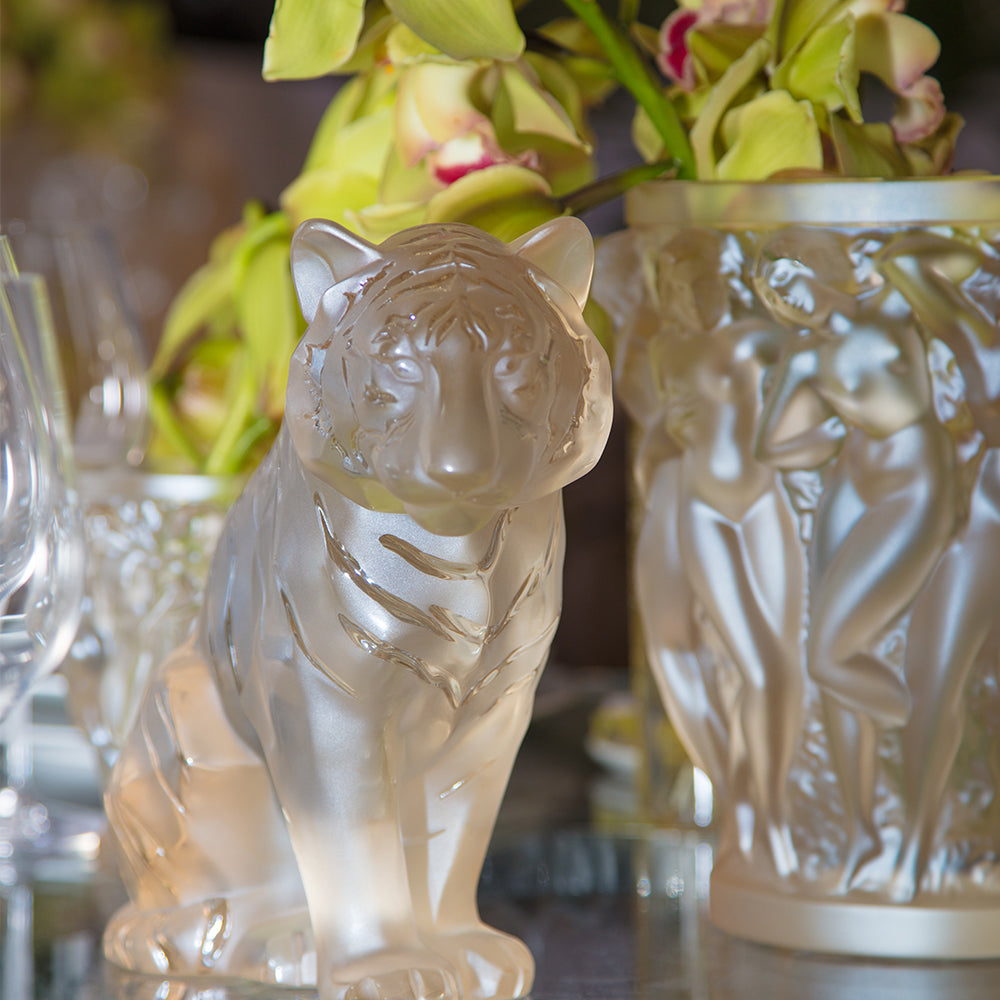 SCULPTURE TIGRE ASSIS GRAND MODÈLE - CRISTAL LUSTRÉ OR
