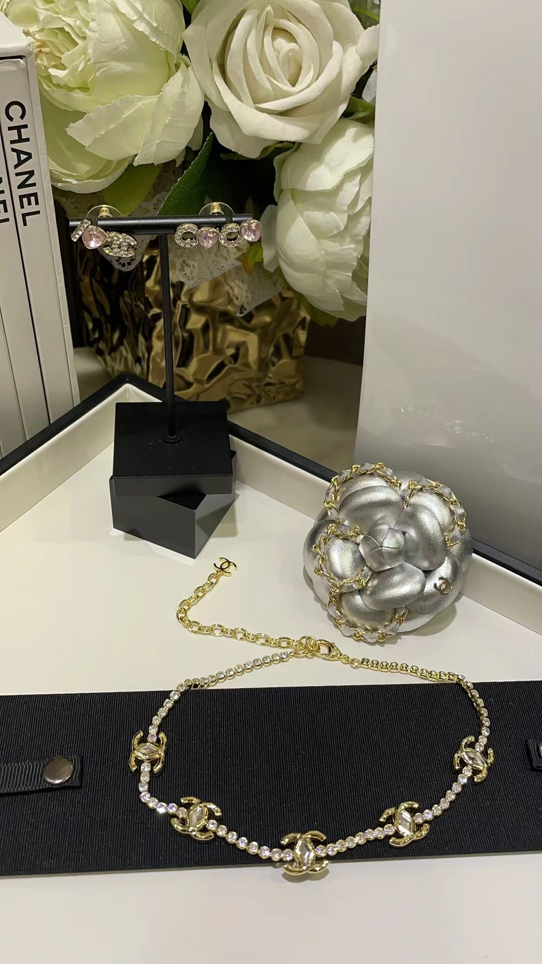 Chanel Jennie Celebrity Style Choker Necklace - Original Replica Club