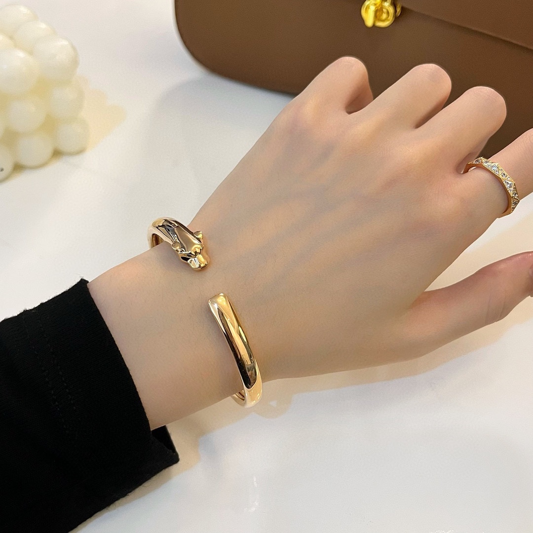 Cartier Smooth Panthère de Bracelet Open Cuff Bangle - Original Replica Club