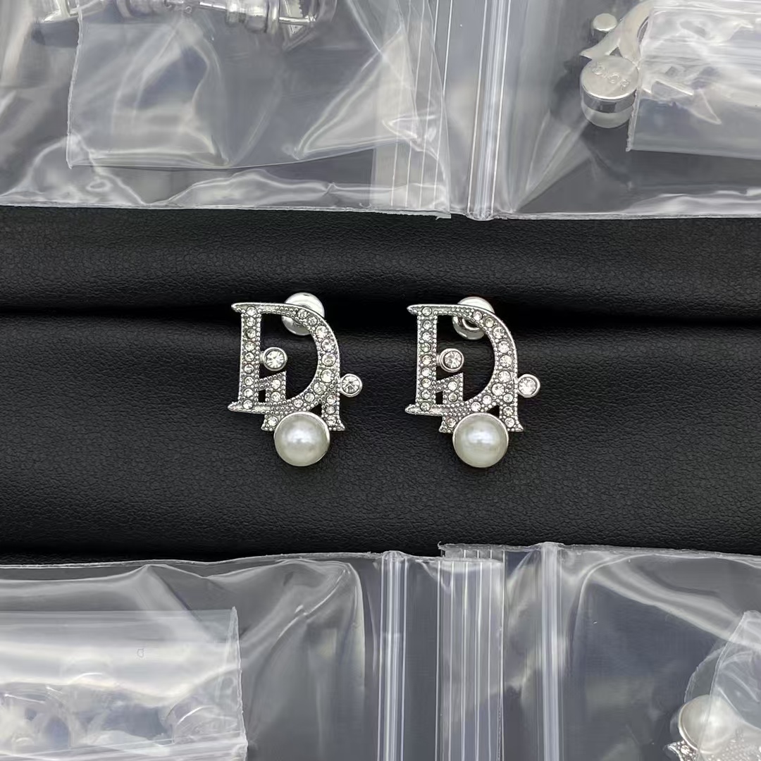 Dior Letters Pearl Stud Earrings - Original Replica Club
