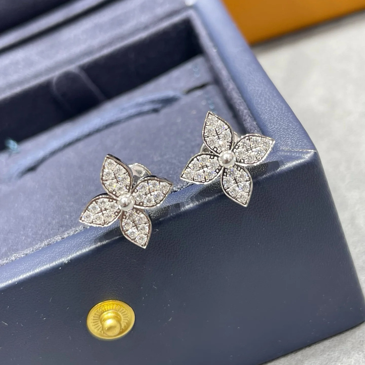 Louis Vuitton Diamond Flower Stud Earrings - Original Replica Club
