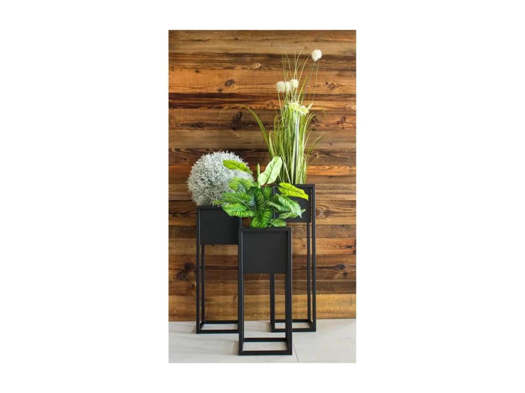Macetero sobre soporte de metal negro 60 cm