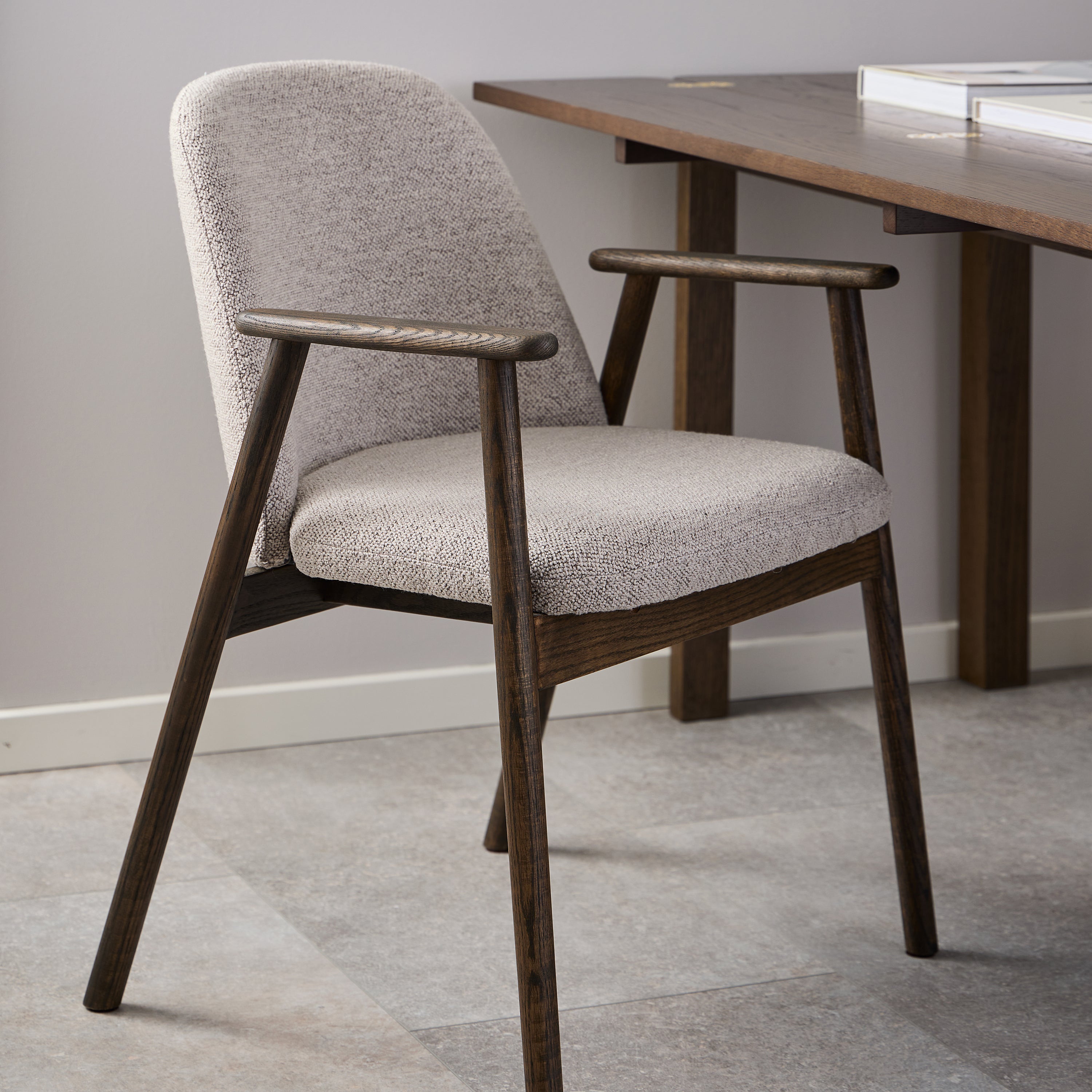 by fonQ Miro Eetkamerstoel - Zand / Donker Eiken