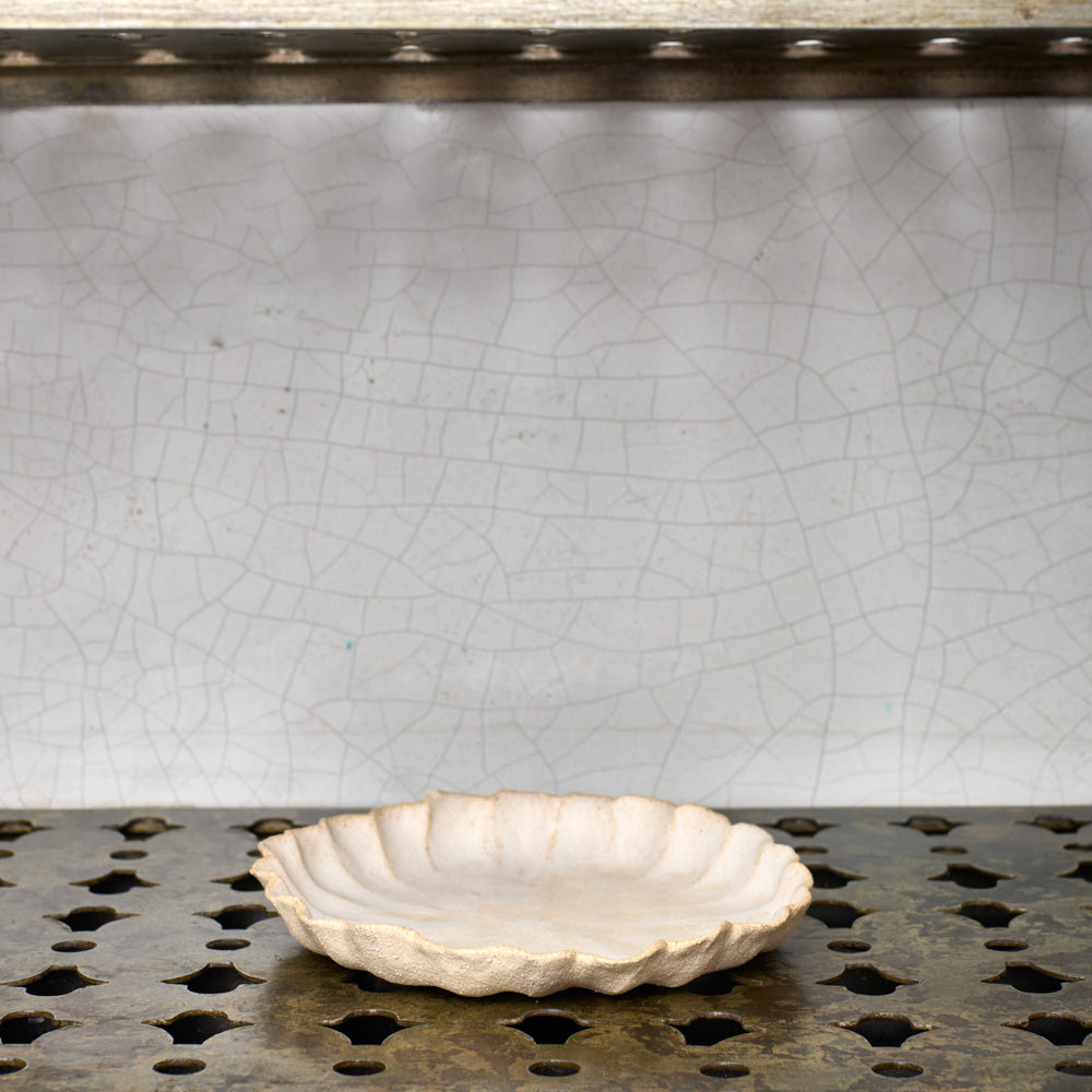 Assiette Flower Shell - Pauline M Ceramics