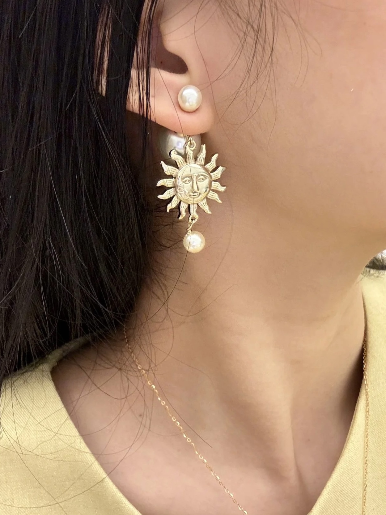 Dior Sun Face Pearl Earrings - Original Replica Club