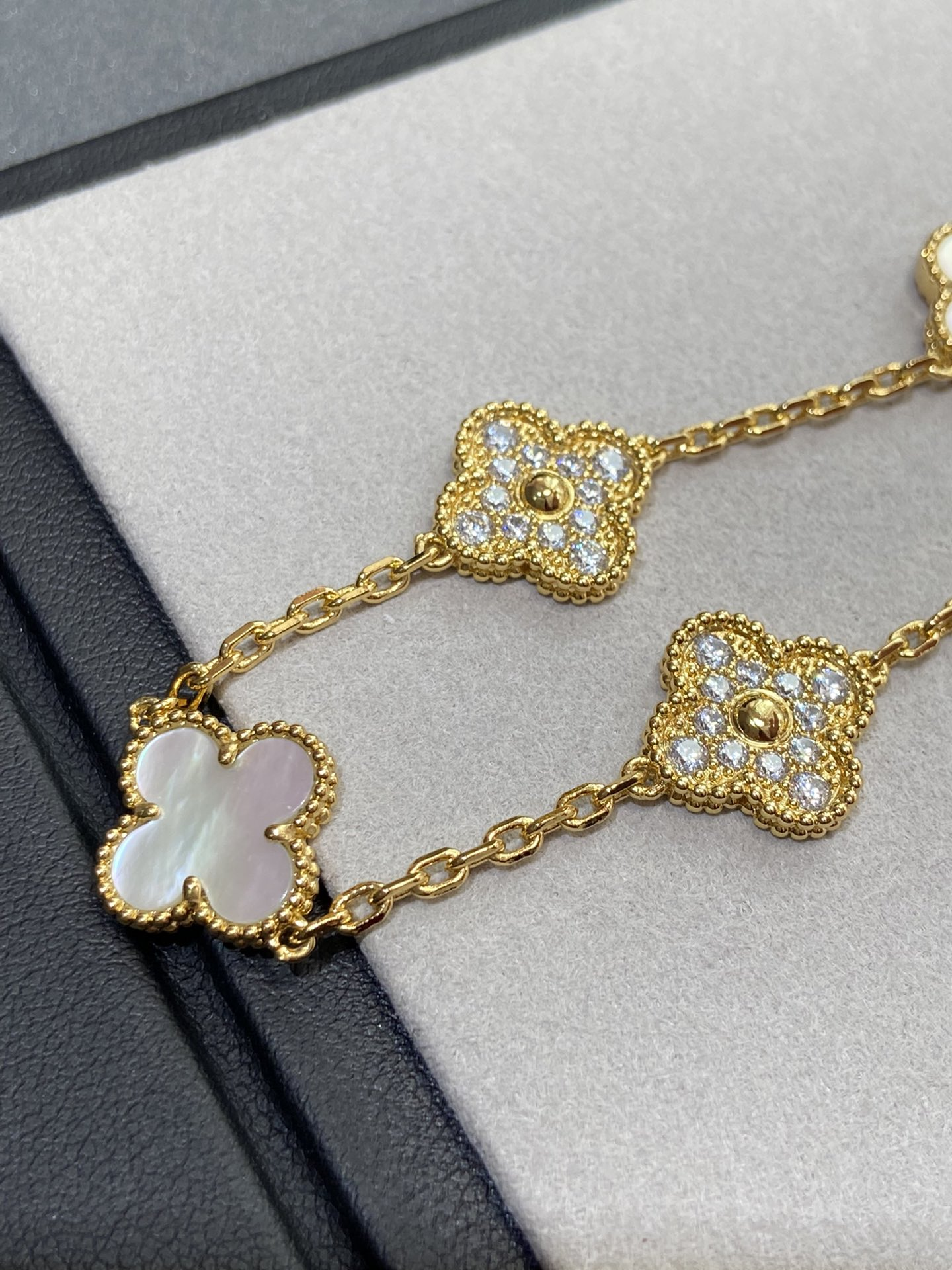 VCA Diamond & White Clover Vintage Alhambra Bracelet ,5 Motifs - Original Replica Club