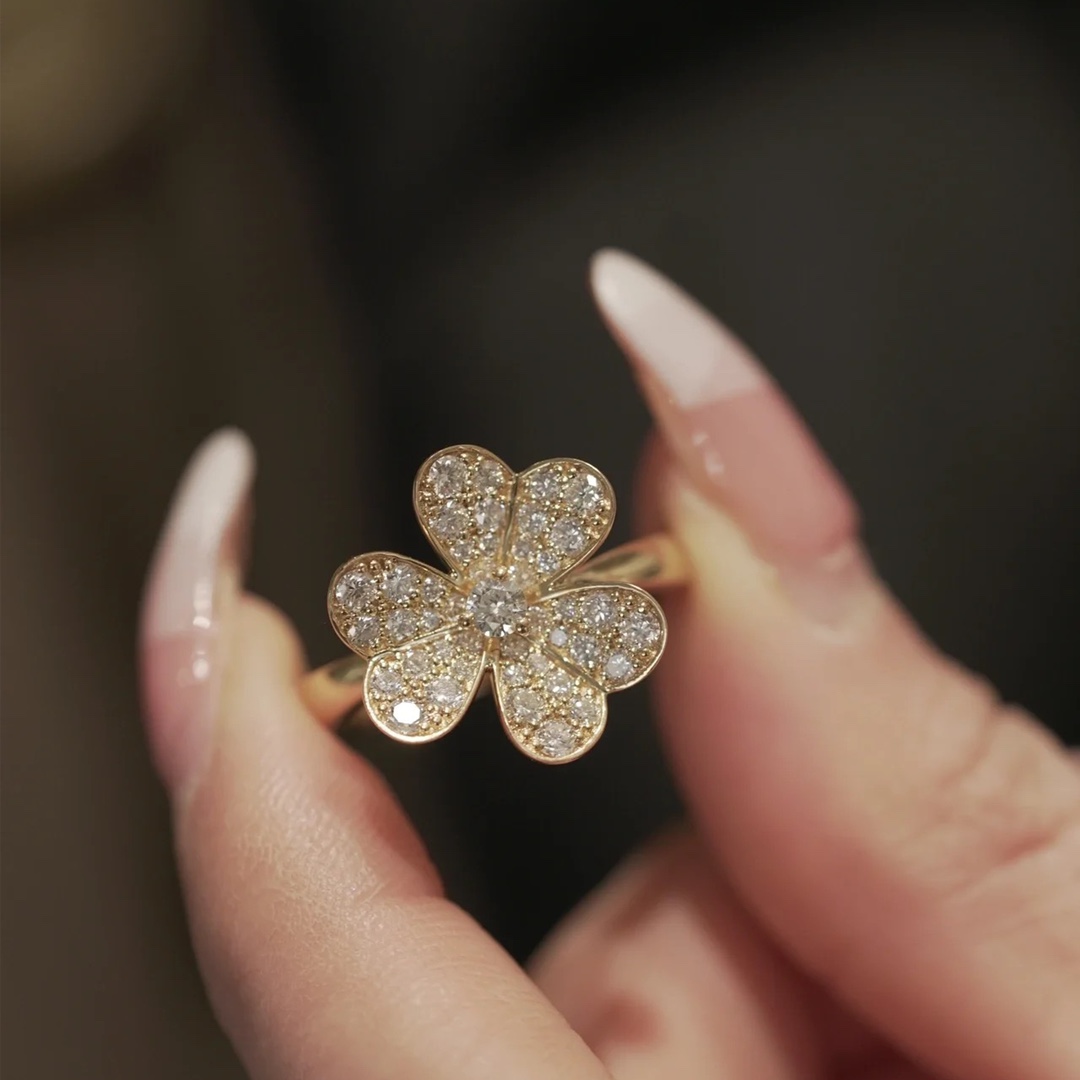 VCA 1 flower Frivole Ring - Original Replica Club