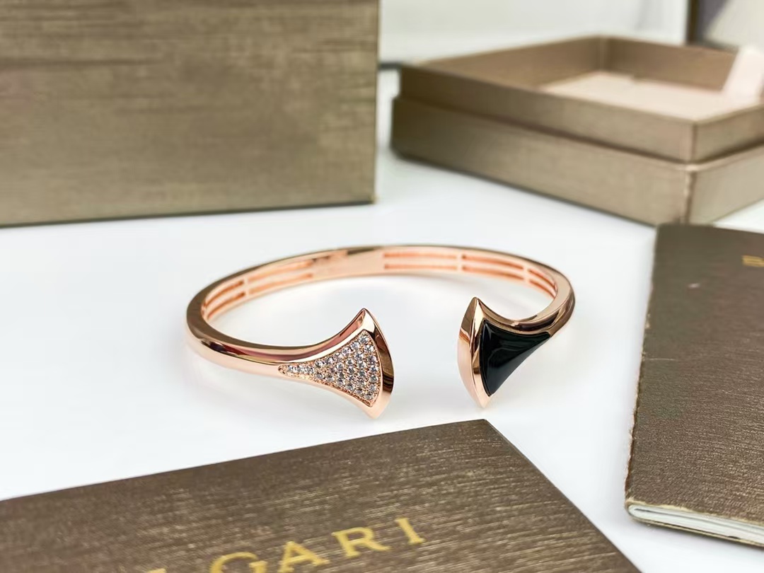 Bvlgari Divas' Dream Open Cuff Bangle Bracelet in Rose Gold - Original Replica Club