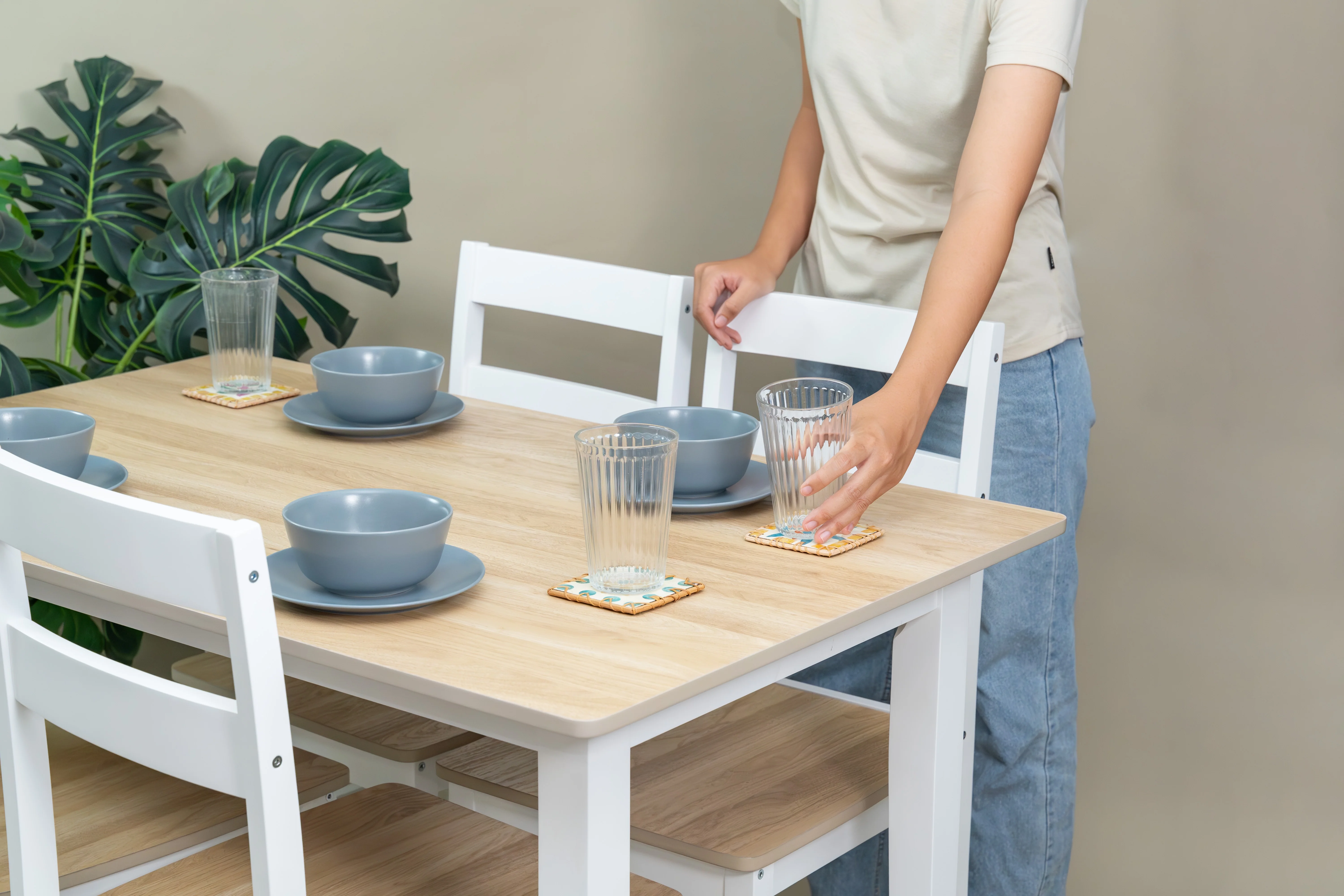 Mainstays 5-Piece Dining Set, 1 Table and 4 Chairs, White, MDF and Rubberwood, Indoor, 46" L x 29" W x 30" H Table - Image 10