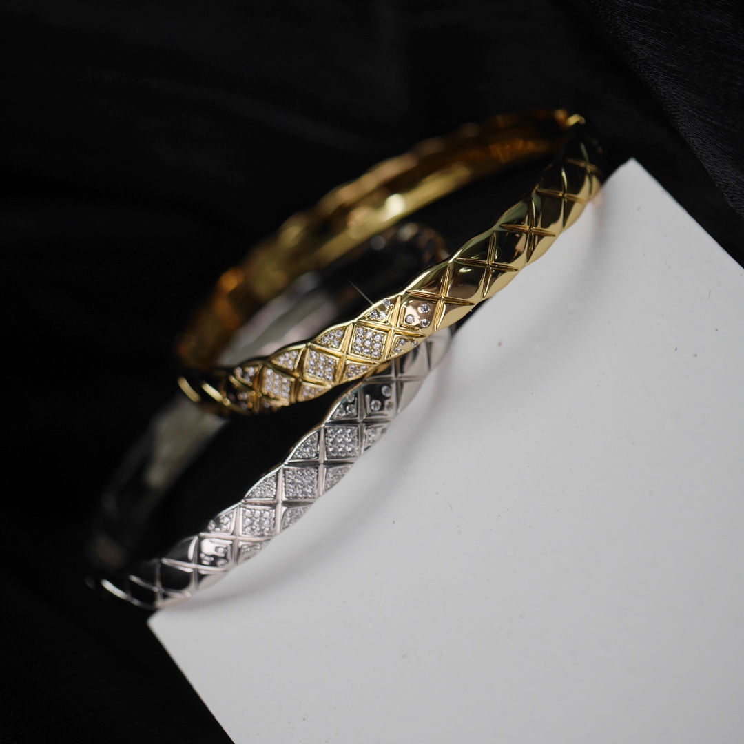 Chanel Diamond Coco Crush Bangle Bracelet - Wide Version - Original Replica Club