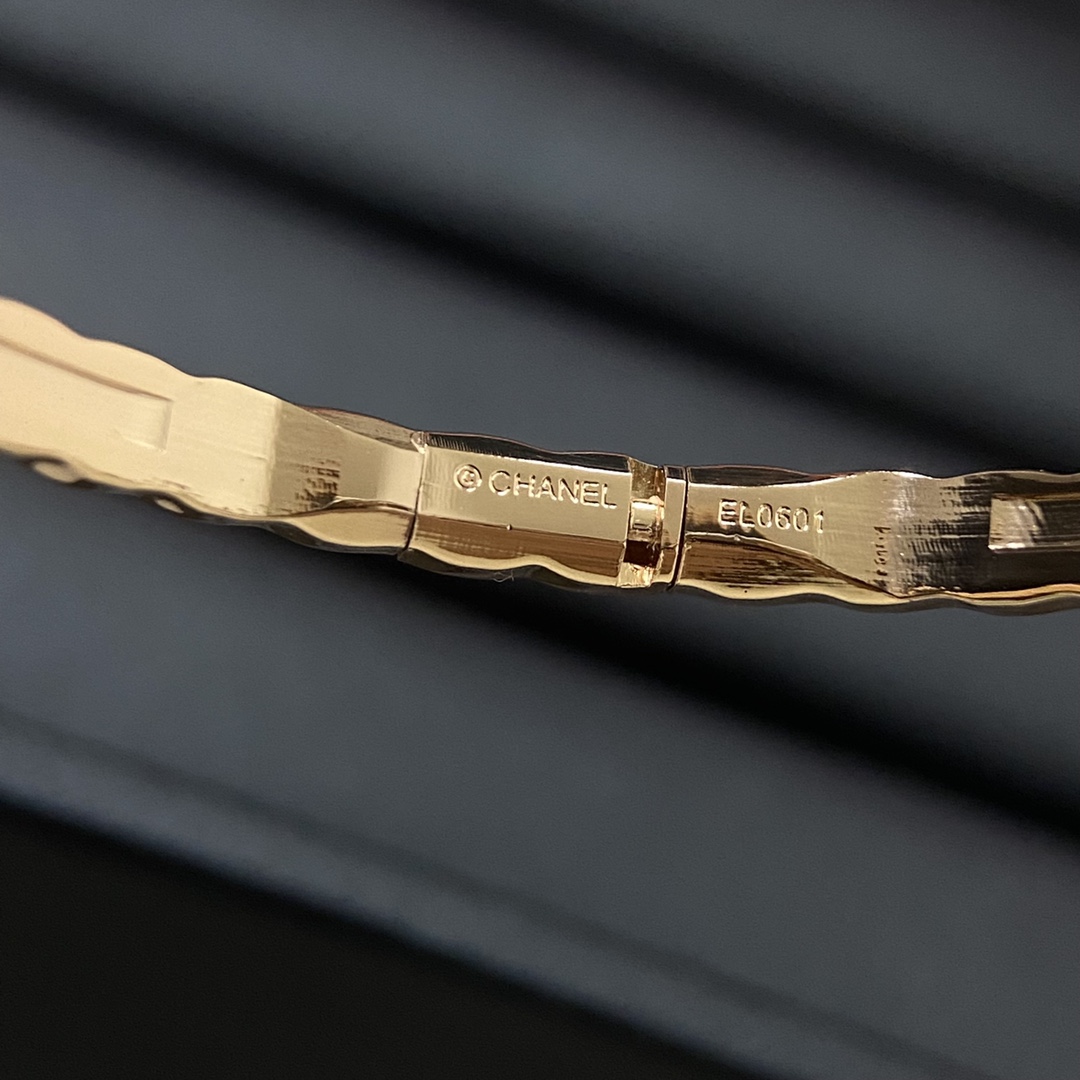 Chanel Coco Crush Full Diamond Paved Bangle Bracelet - Narrow Version - Original Replica Club