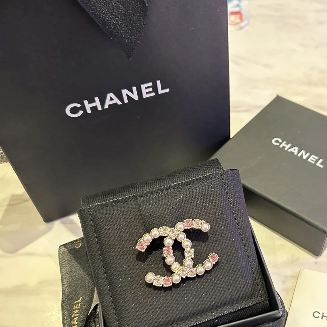 Chanel Elegant Pink Diamond Coco Brooch - Original Replica Club
