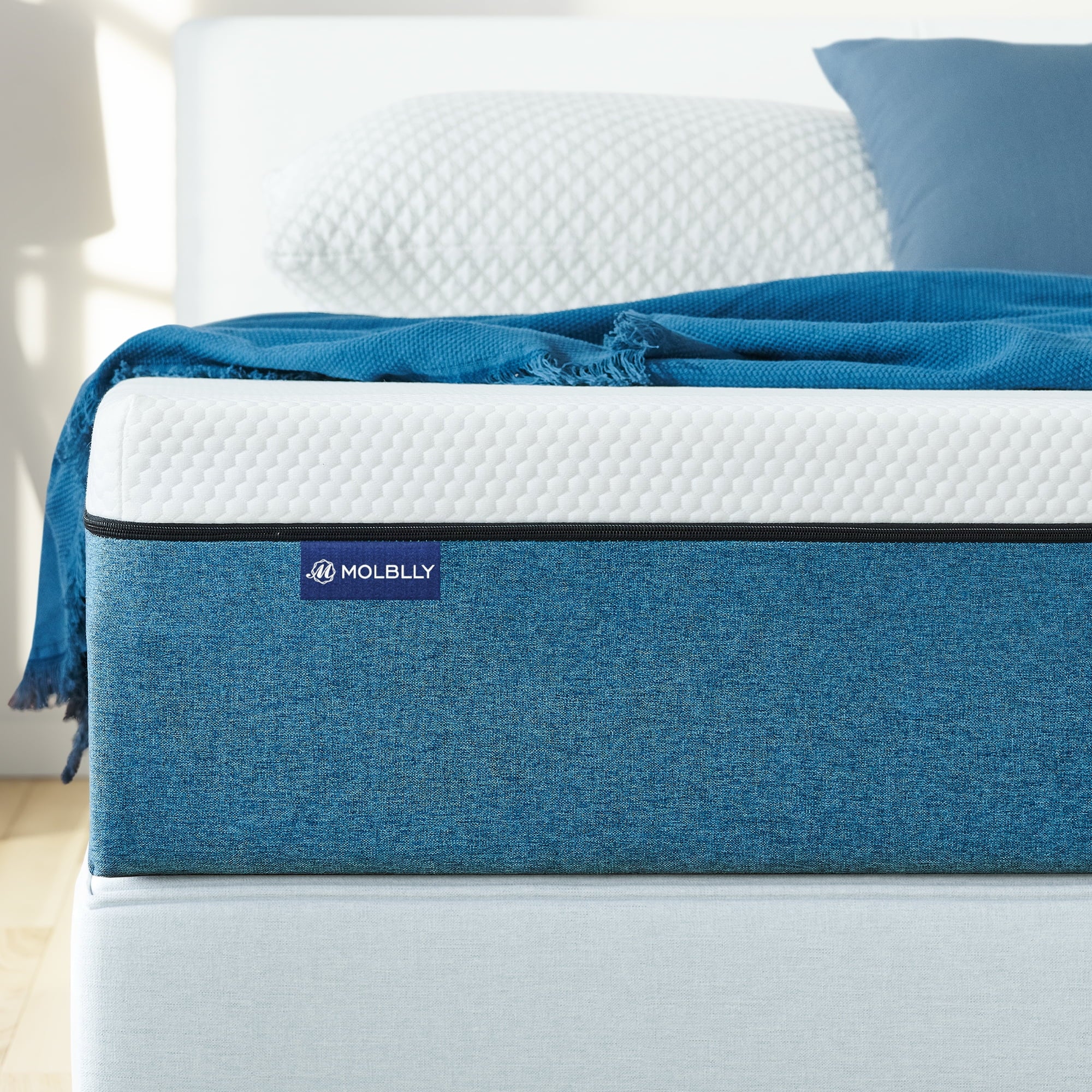 10 inch Queen Mattress. Medium Memory Foam Mattress .Mattress in a box