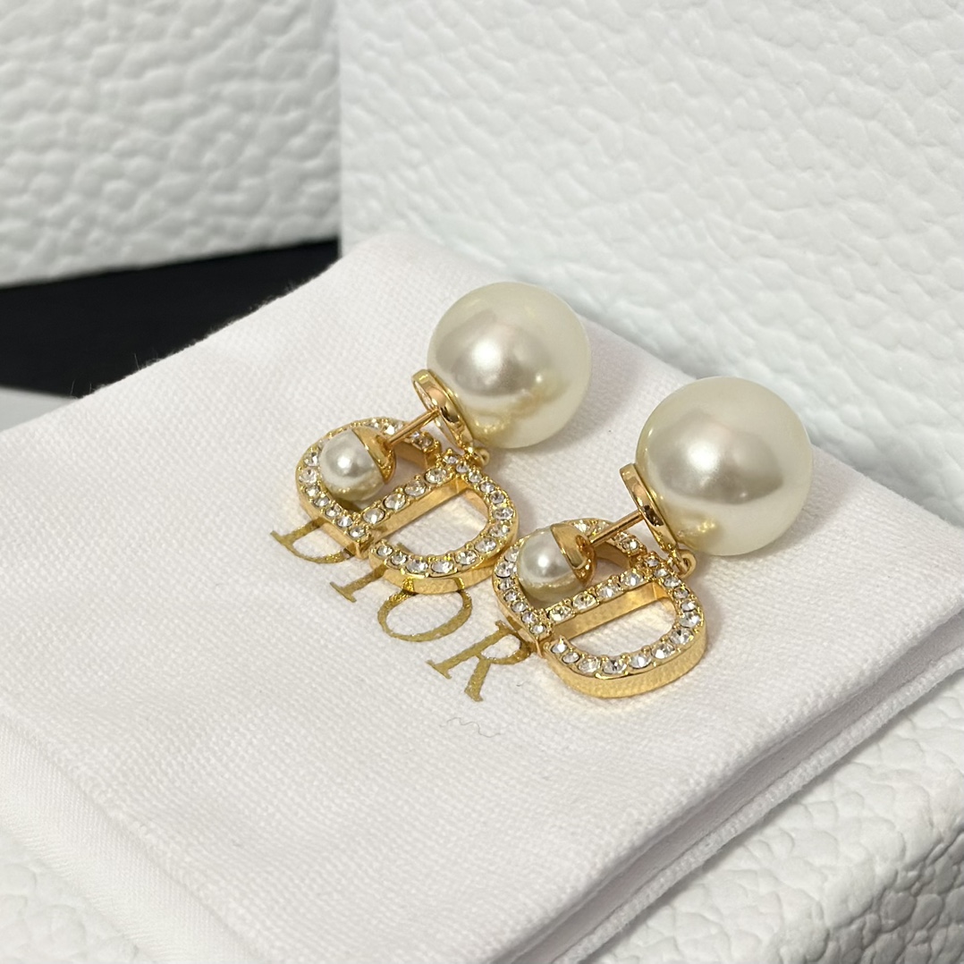 Dior Sweet CD Pearl Stud Earrings - Original Replica Club