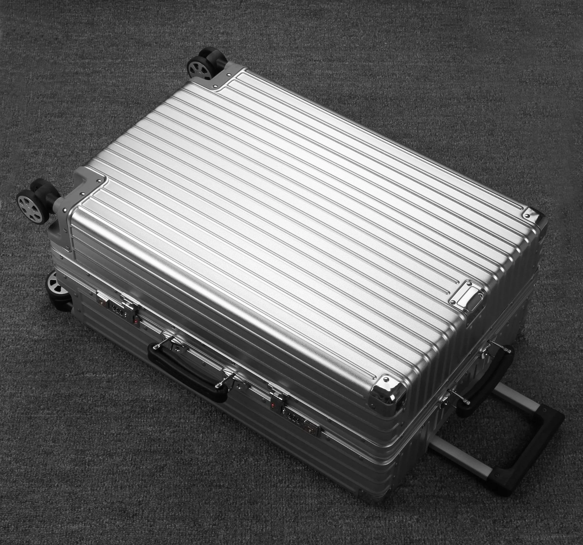 All Aluminum Magnesium Carry on Luggage Airline Approved, Hardside Carry on Suitcase with TSA Lock, Zipperless Luggage Checked Luggage Metal Rolling Luggage for Travel, Business - Image 11