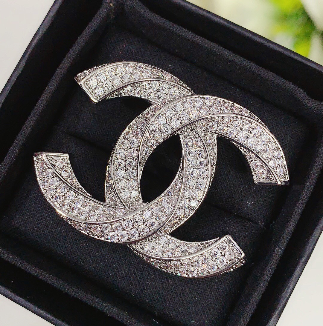 Chanel Super Sparkling Diamond Paved Brooch - Original Replica Club