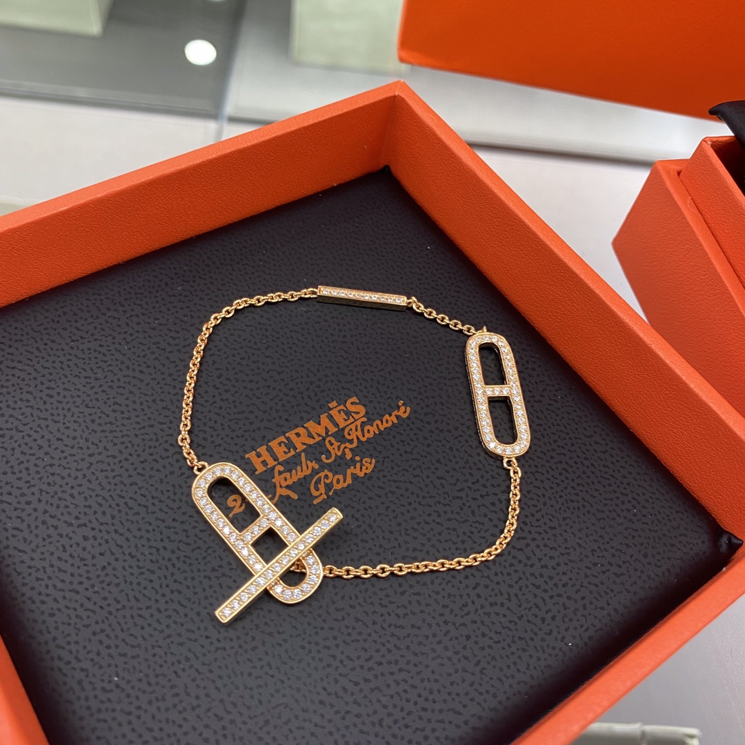 Hermes Diamond Paved Pig Nose Bracelet - Original Replica Club