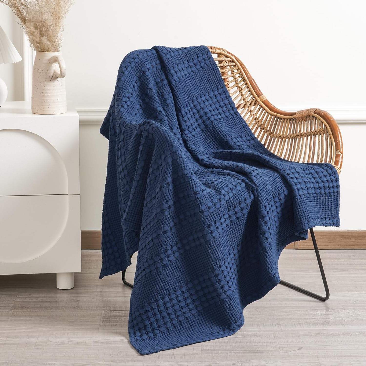 100% Cotton Waffle Knitted Throw Blanket Solid Color Eco-Friendly Summer Waffle Blanket for Cozy Evenings & Home