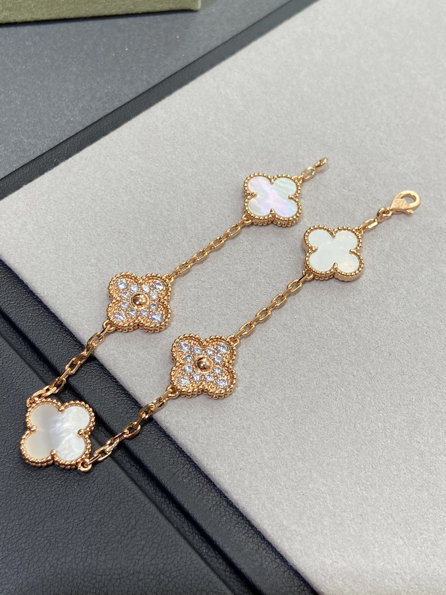 VCA Diamond & White Clover Vintage Alhambra Bracelet ,5 Motifs - Original Replica Club
